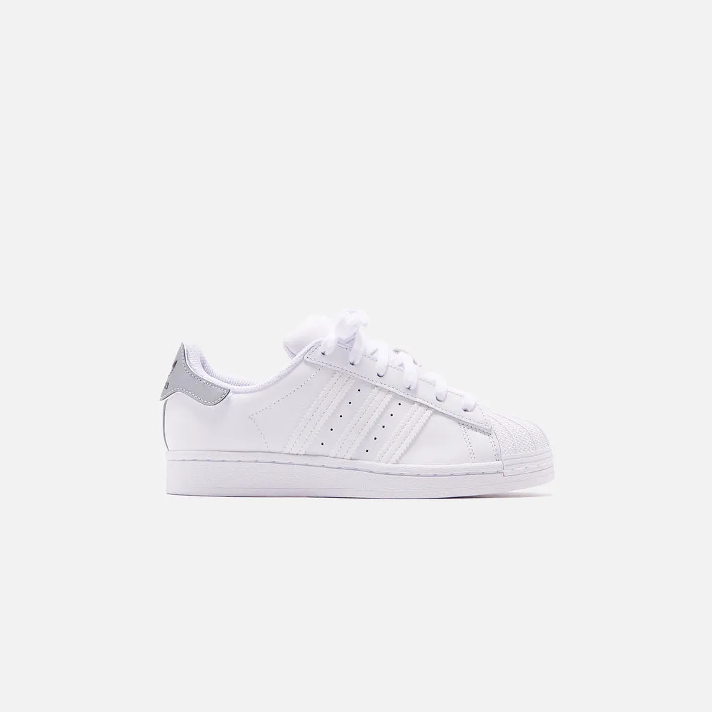 adidas     grade school superstar