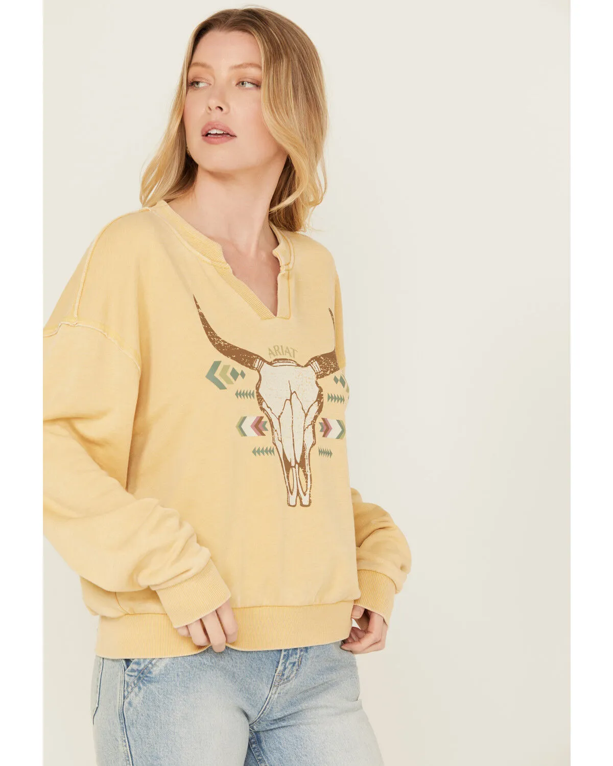 Ariat Women's Steer Head Pullover Sweatshirt