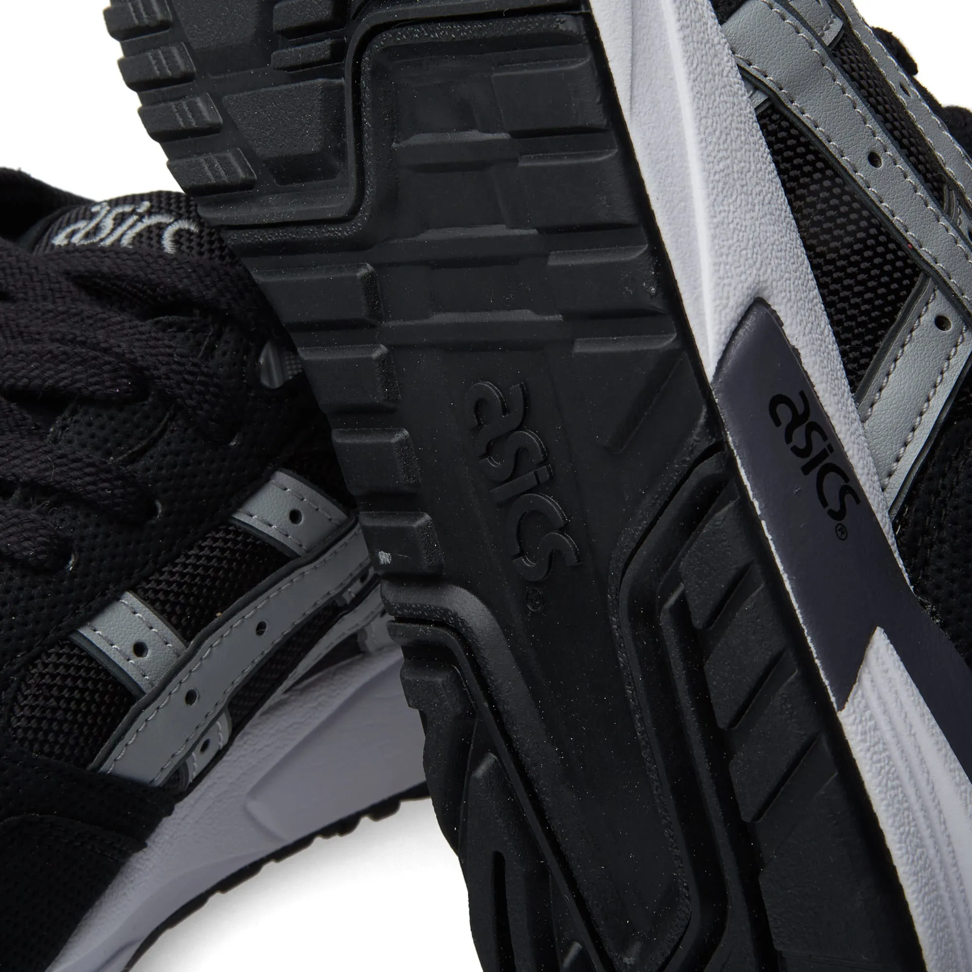 Asics Gel SagaBlack & Light Grey