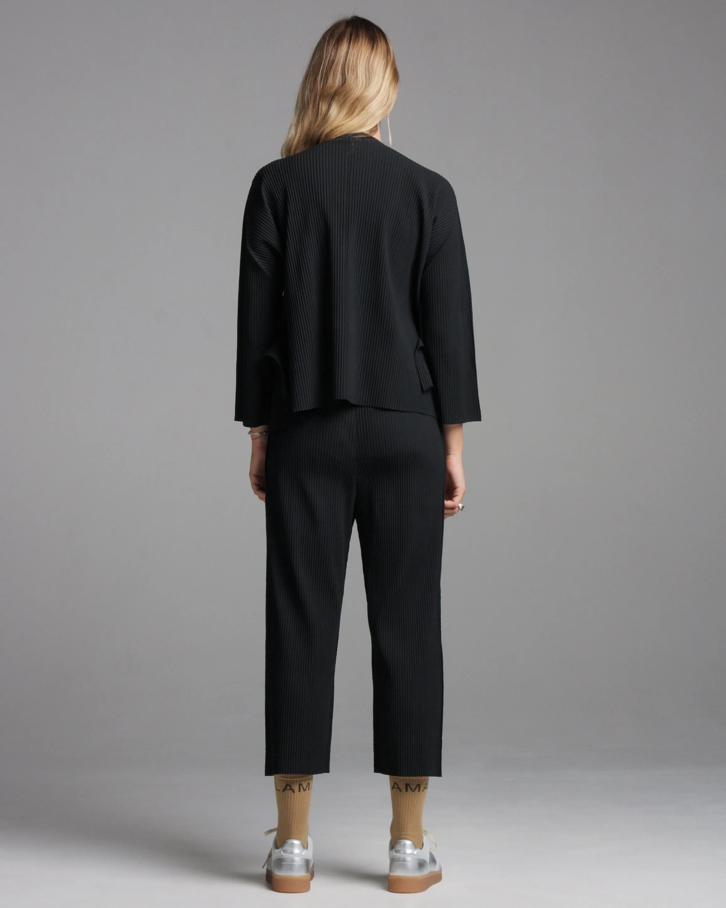 Black Fine Knit Pleats Trousers