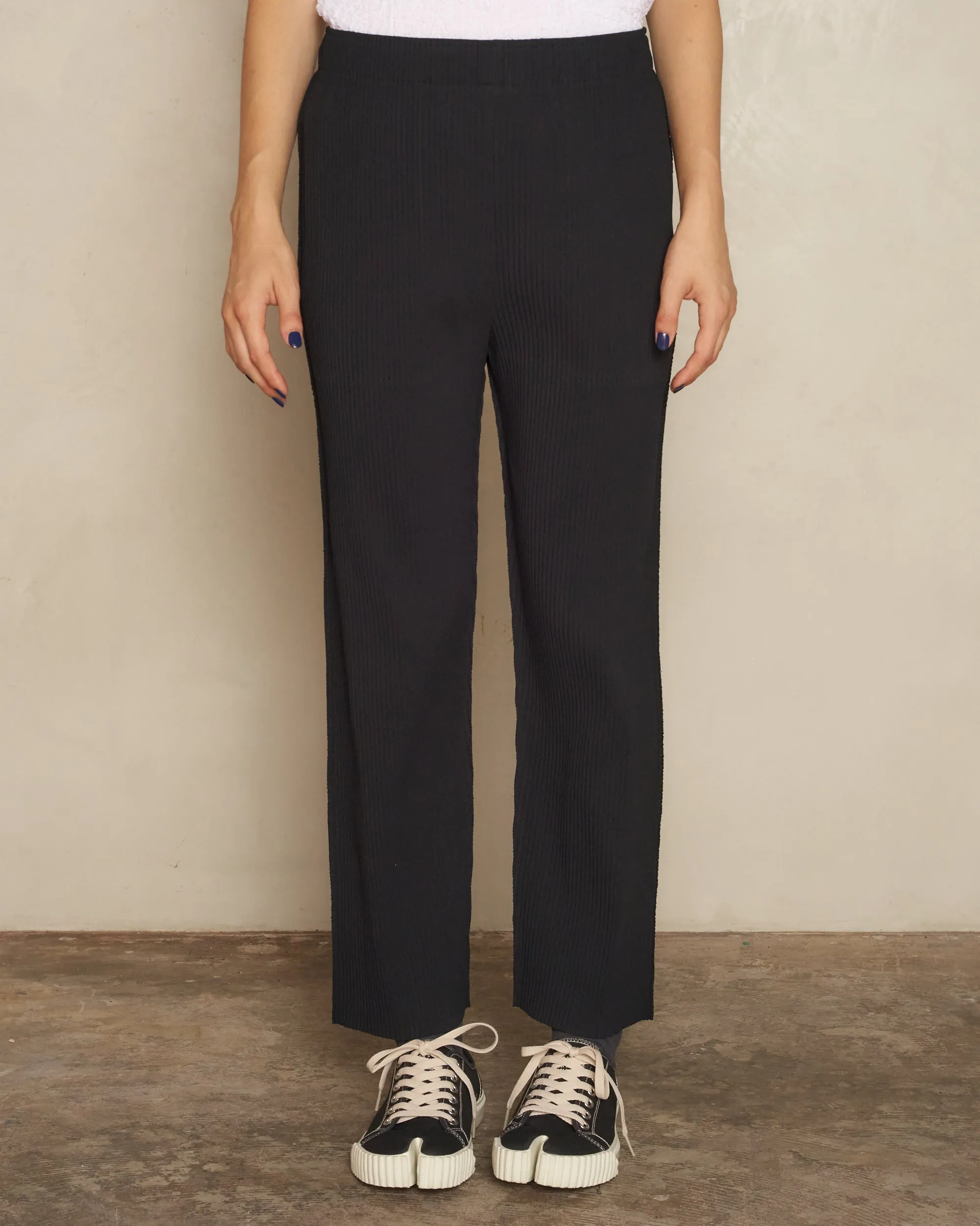 Black Signature Fine Knit Pleat Trousers