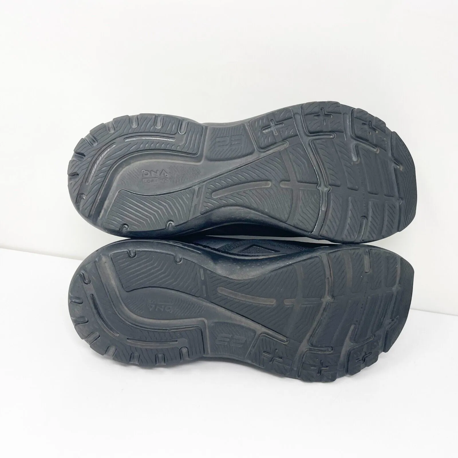 Brooks Mens Adrenaline GTS 23 1103911D020 Black Running Shoes Sneakers Size 11 D