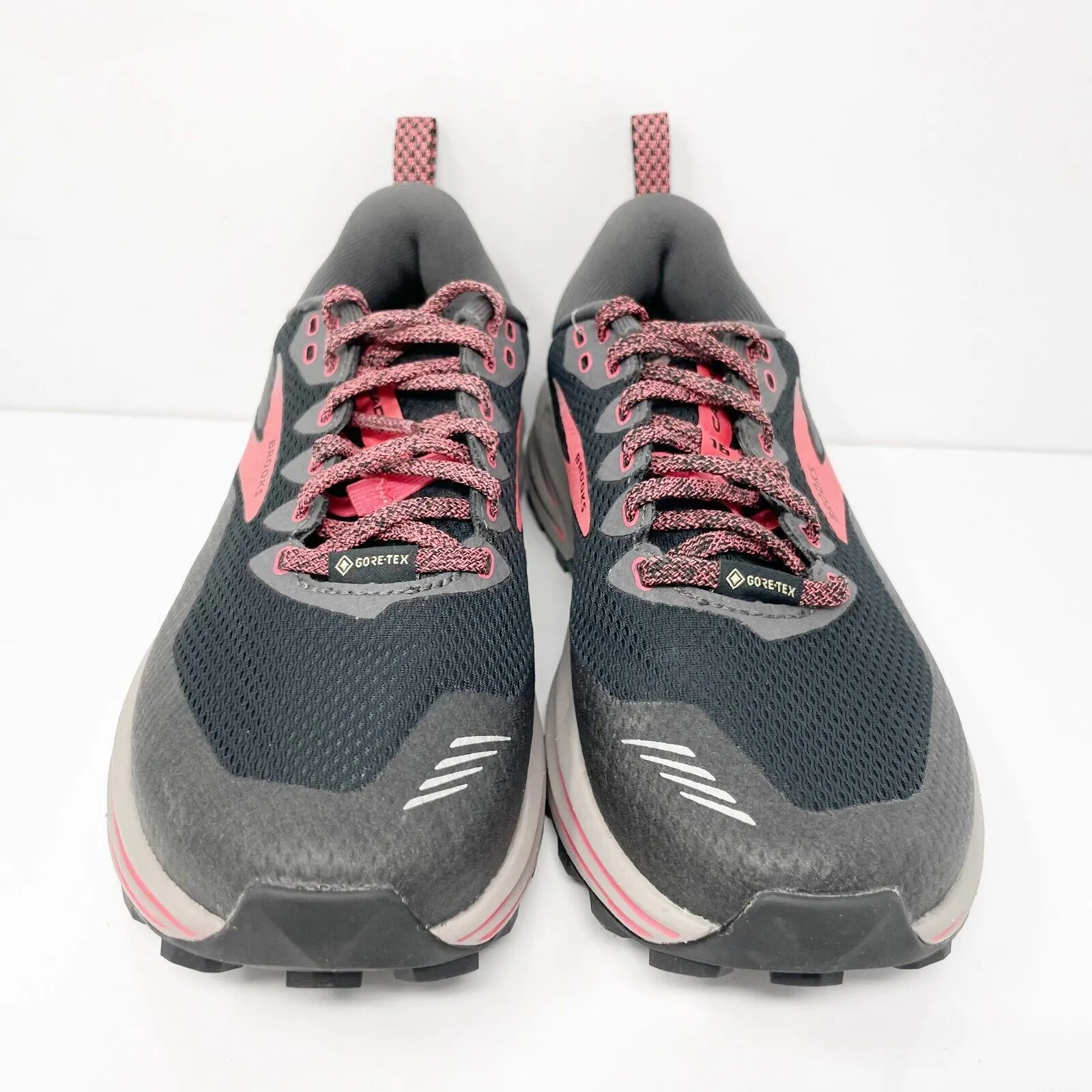 Brooks Womens Cascadia 16 GTX 1203641B071 Black Running Shoes Sneakers Size 7.5B