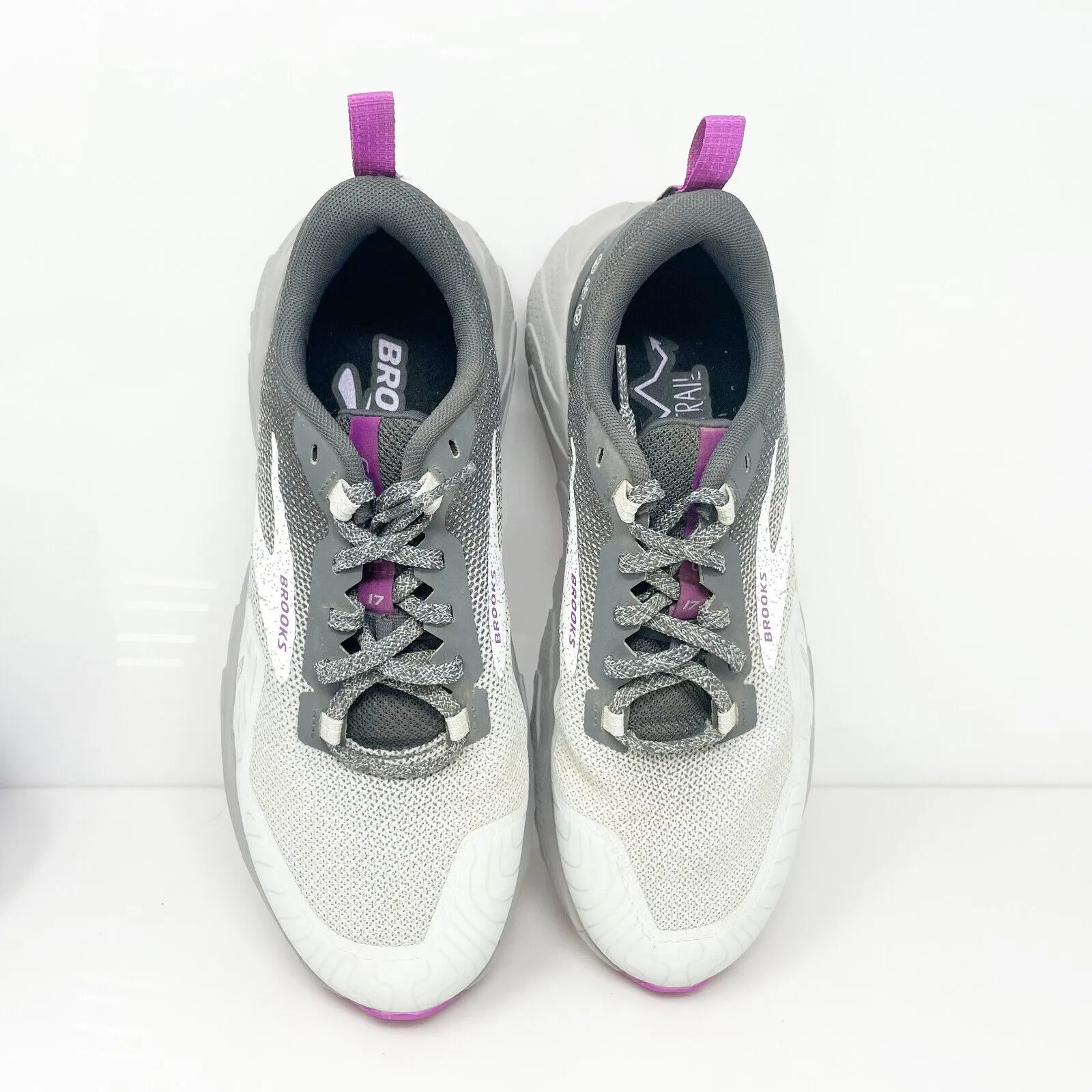 Brooks Womens Cascadia 17 1203921D028 Gray Running Shoes Sneakers Size 8.5 D
