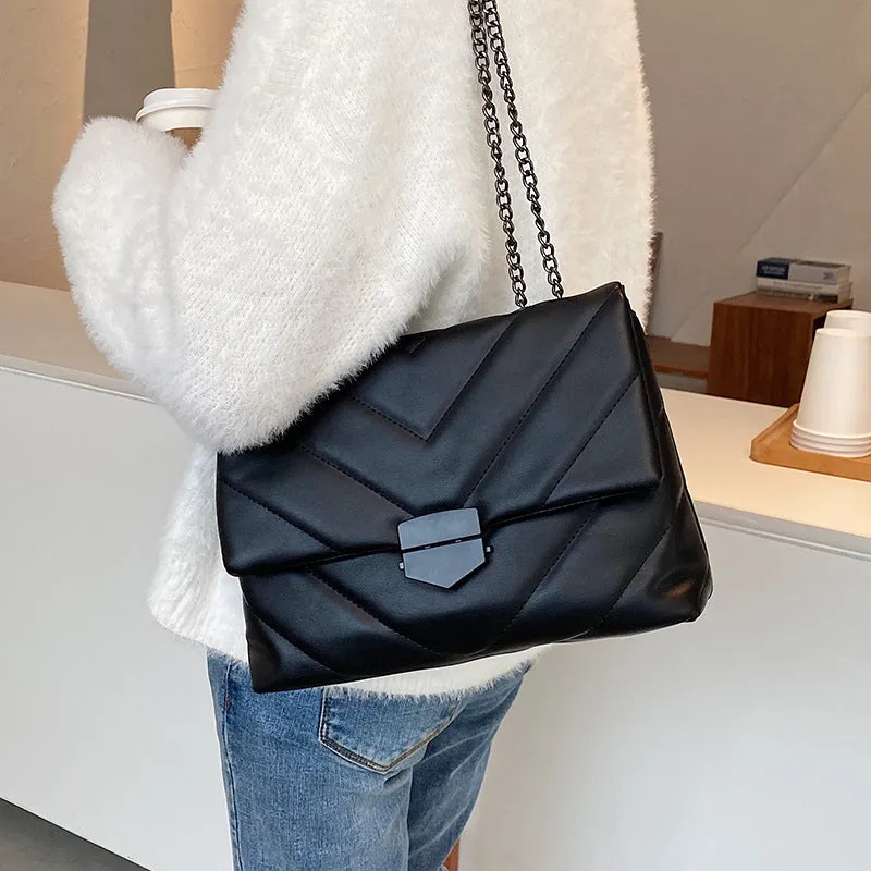 Chain Strap Quilted Shoulder Bag
