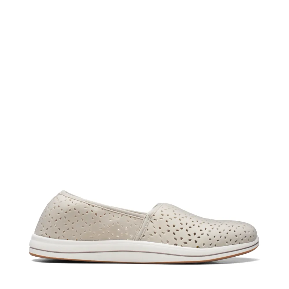 Clarks Women's Breeze Emily Perfed Slip On in Taupe