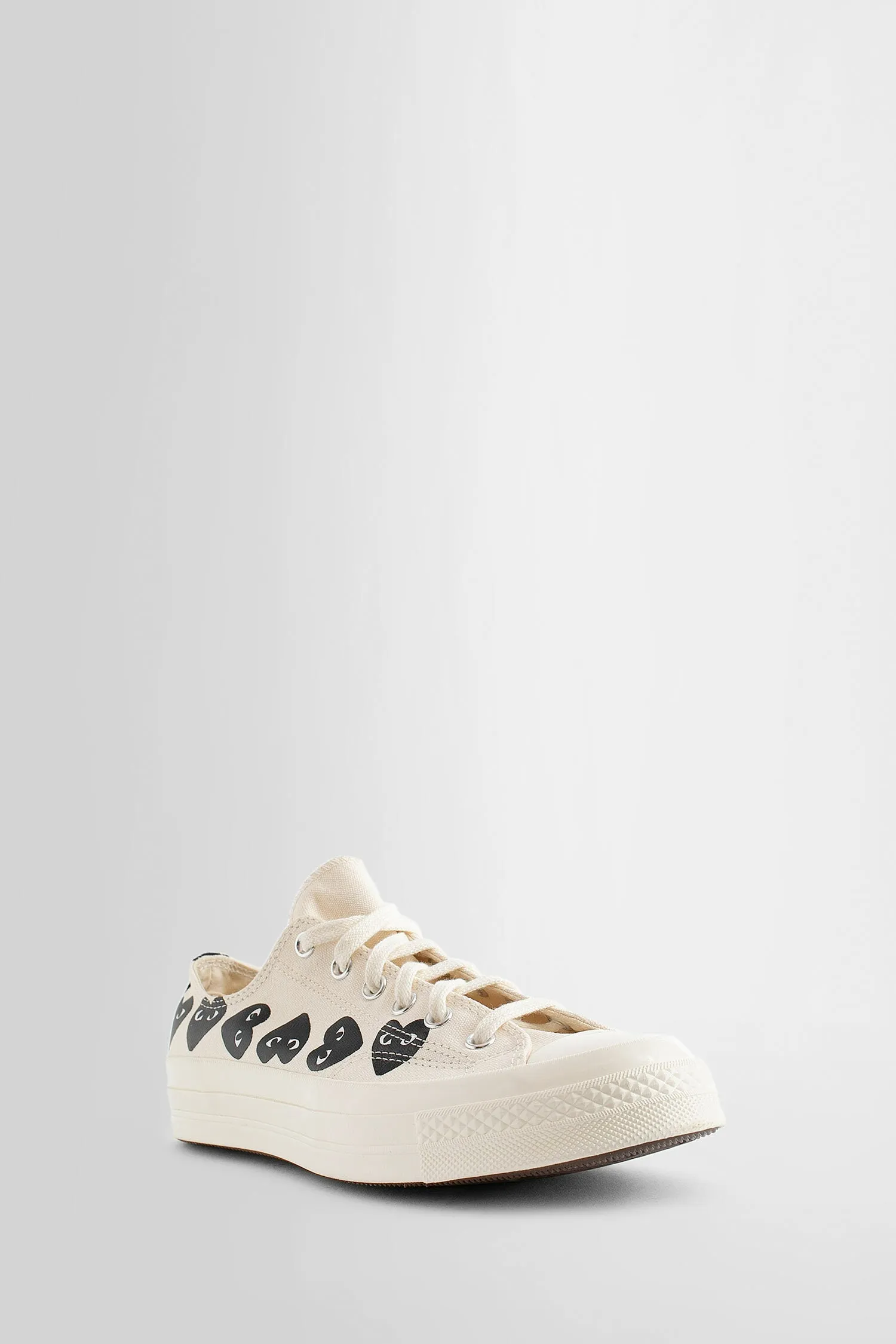 comme des garçons play converse collaboration chuck 70 low sneakers