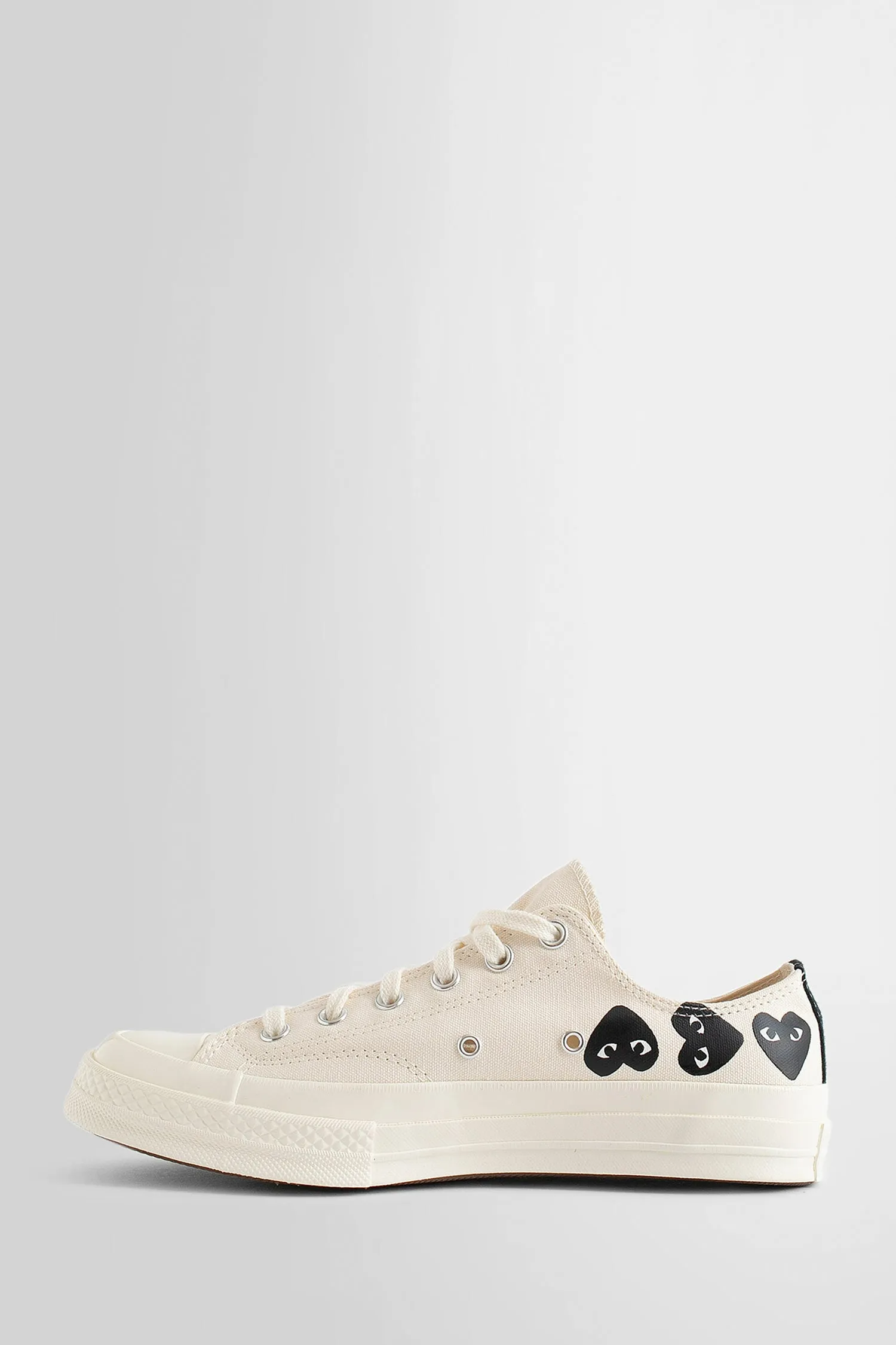 comme des garçons play converse collaboration chuck 70 low sneakers