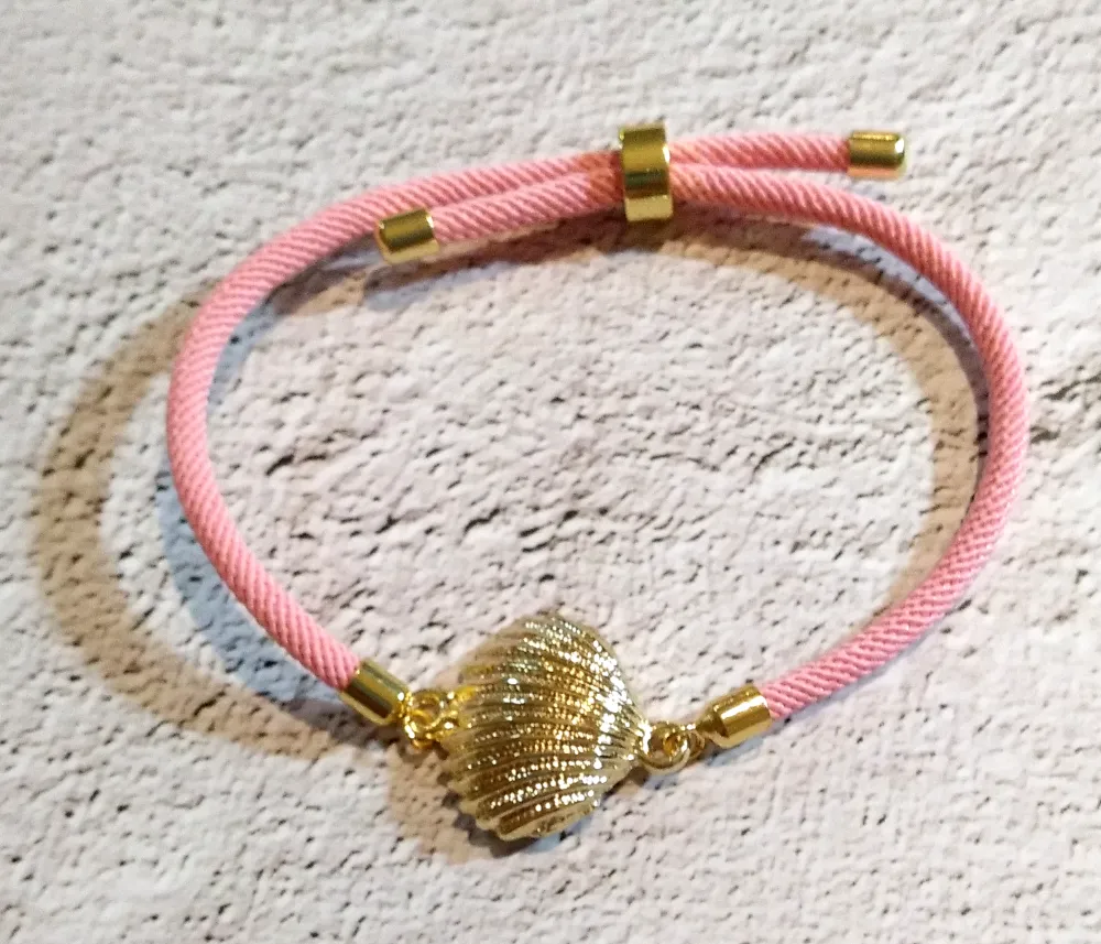 Dani Clamshell Corded Slider Bracelet