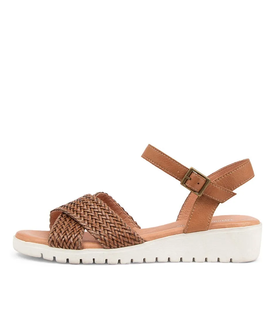 DJANGO & JULIETTE Makiki Dark Tan Weave Leather Sandals