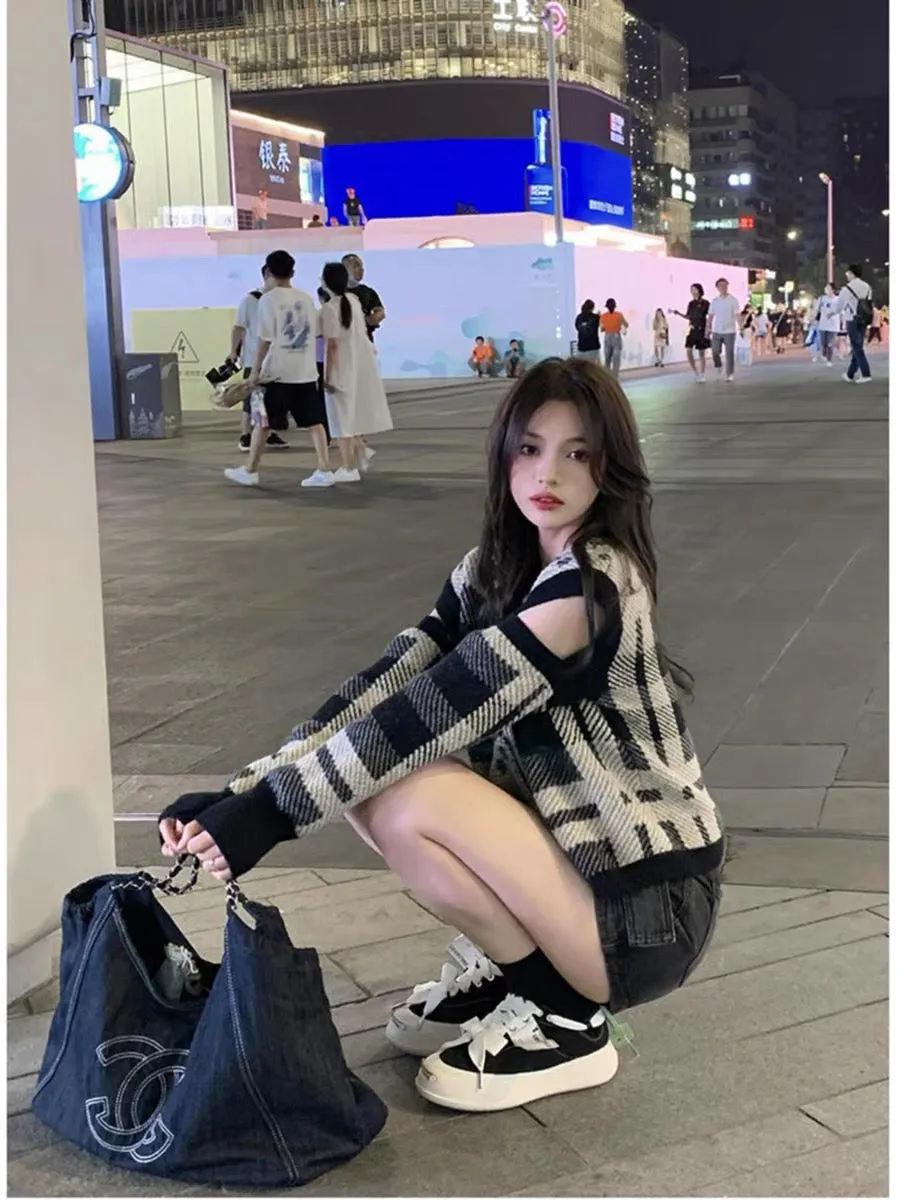 EUSKY IIWAN plaid contrasting color small fragrant style knitted cardigan sweater jacket women's spring new outer top (T380)