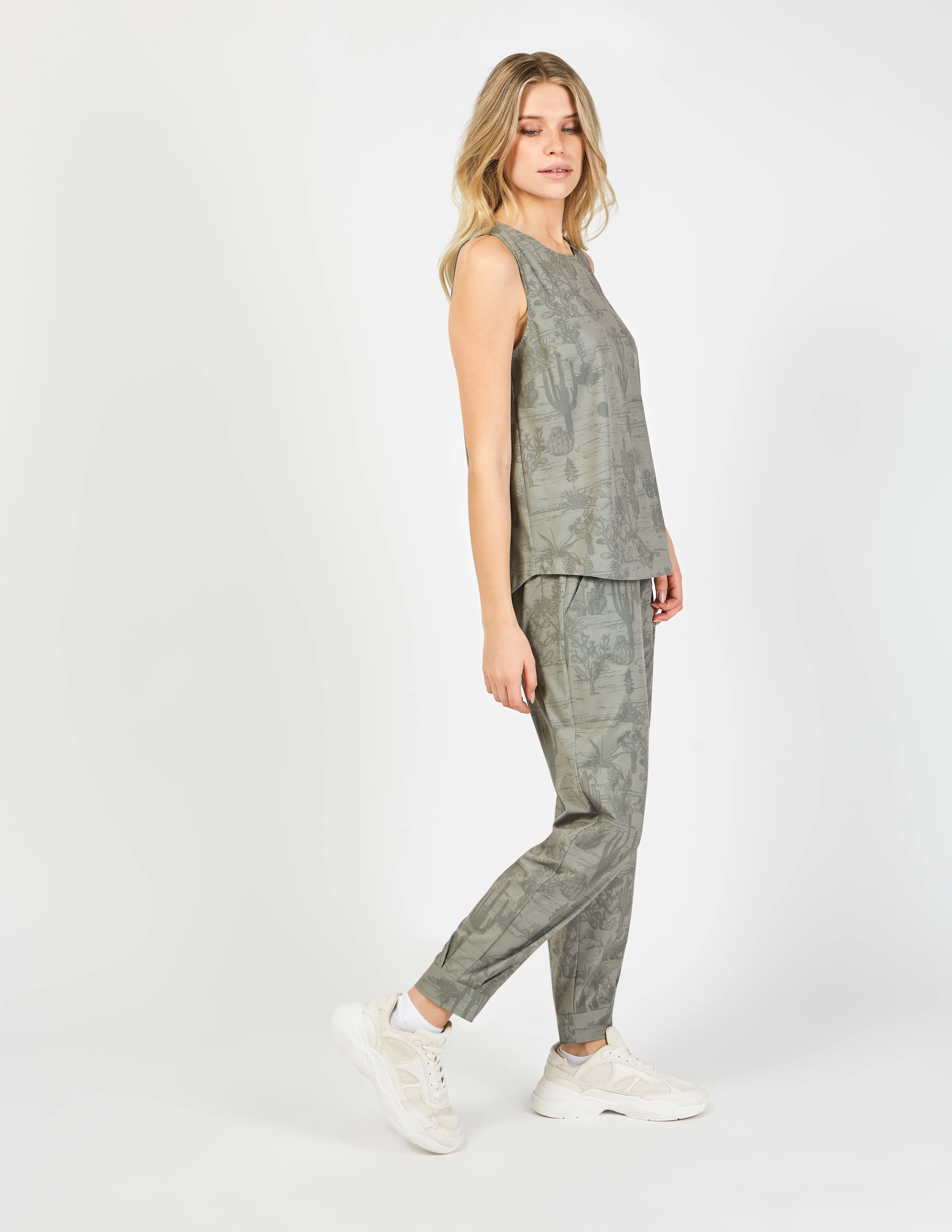 HAUT SANS MANCHES BONI||BONI SLEEVELESS TOP