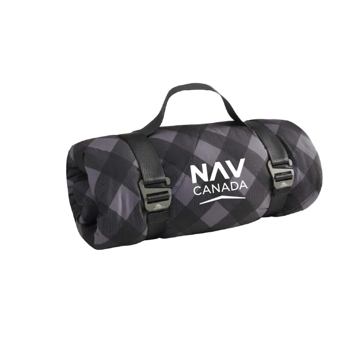 High Sierra Roll-Up Puffy Sherpa Blanket / Couverture moelleuse enroulable High Sierra en tissu polaire moutonné