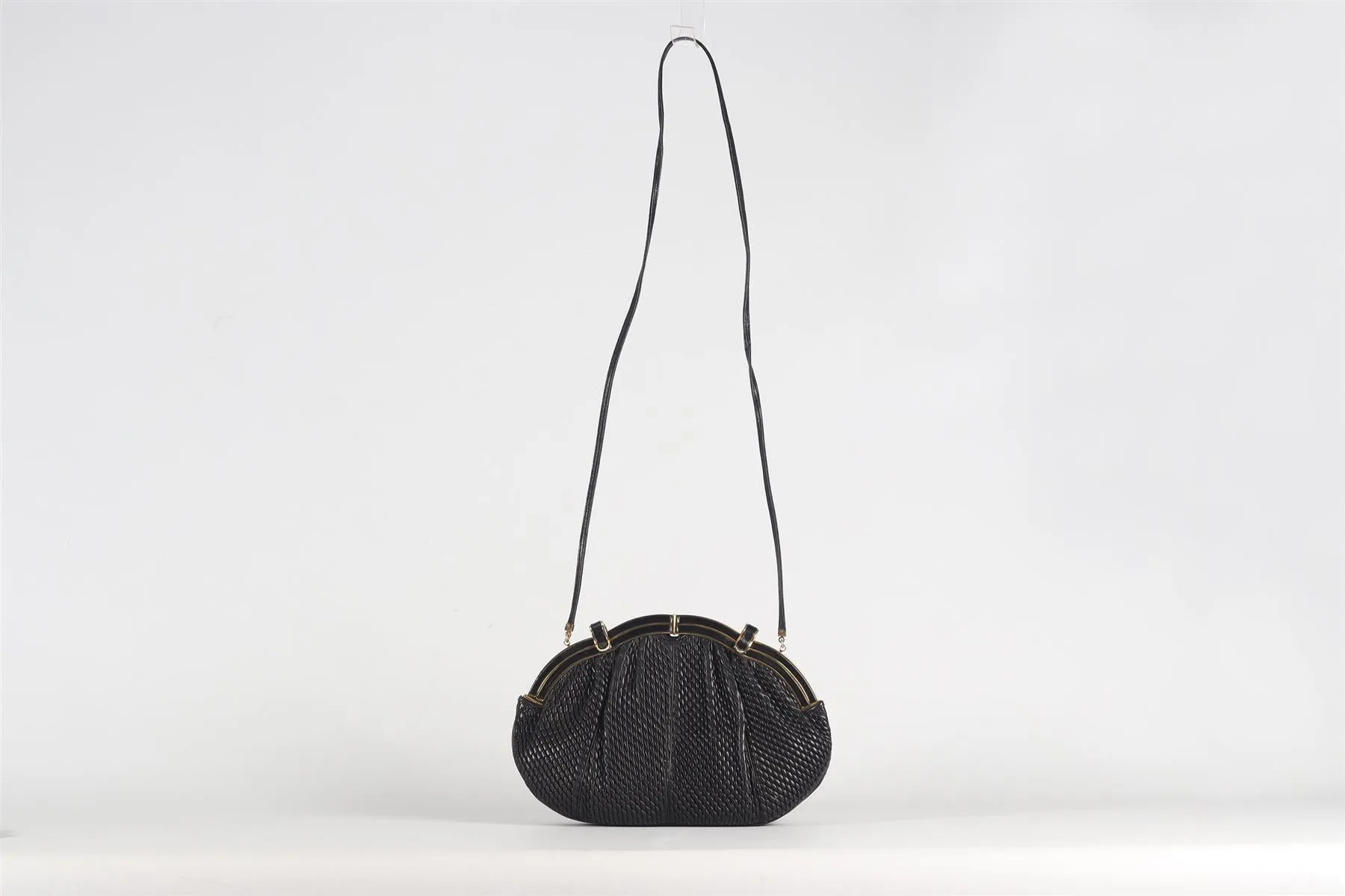 JUDITH LEIBER VINTAGE LEATHER SHOULDER BAG