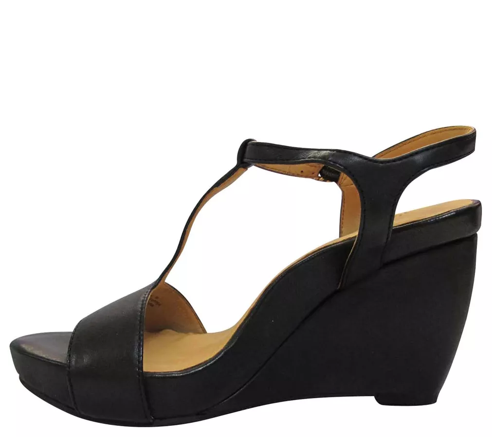 L'Amour Des Pieds Leather Sandals - Idelle