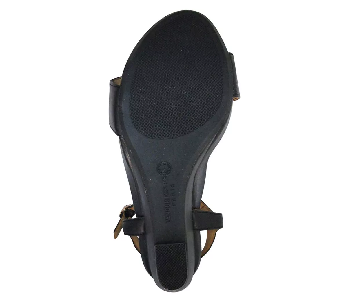 L'Amour Des Pieds Leather Sandals - Idelle