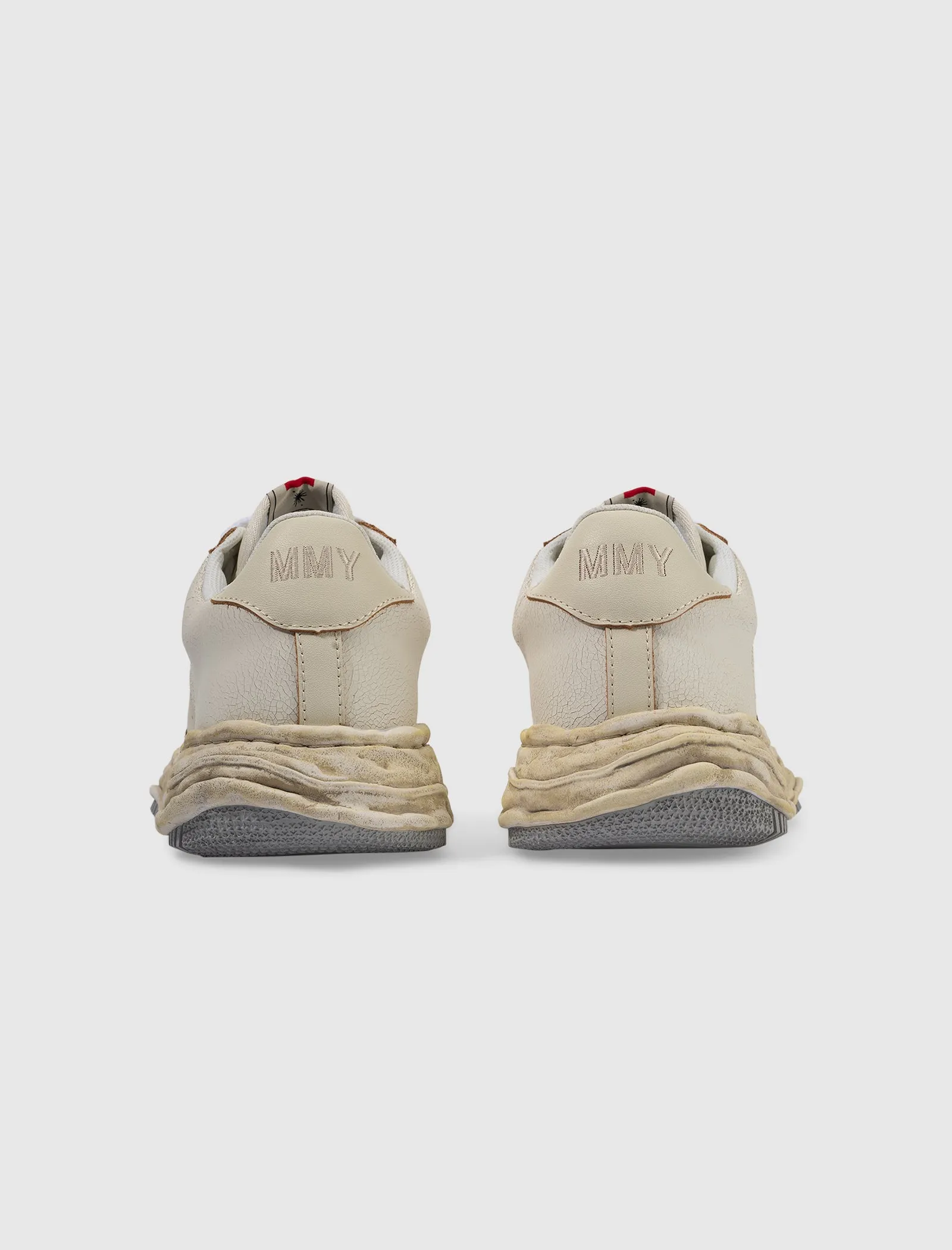 MAISON MIHARA YASUHIRO WAYNE LOW TOP CRACKING LEATHER SNEAKERS 