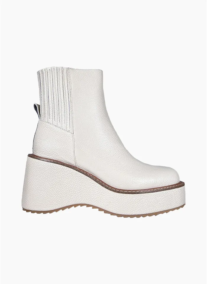 Minx Tokyo Boot Ivory