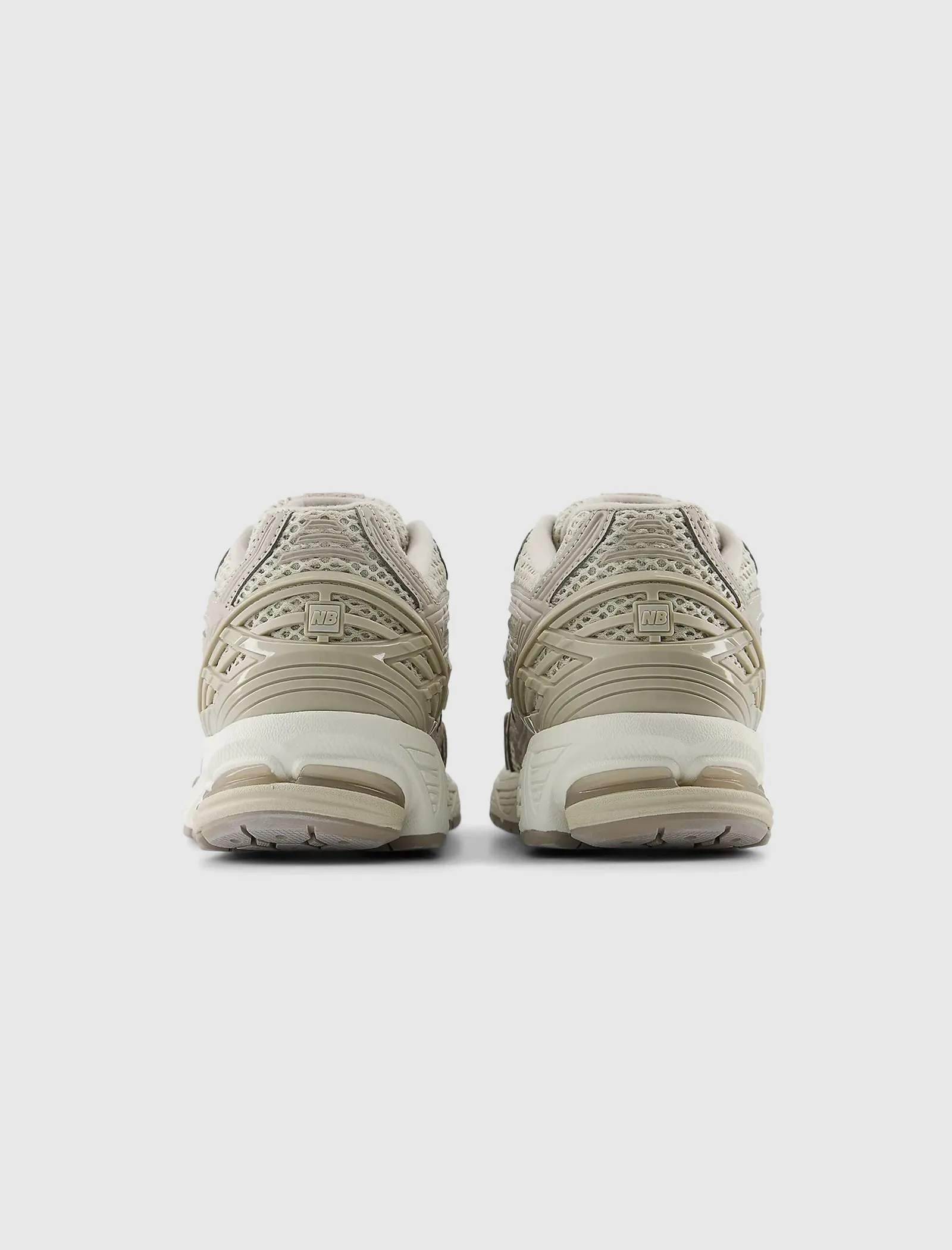 NEW BALANCE 1906R 
