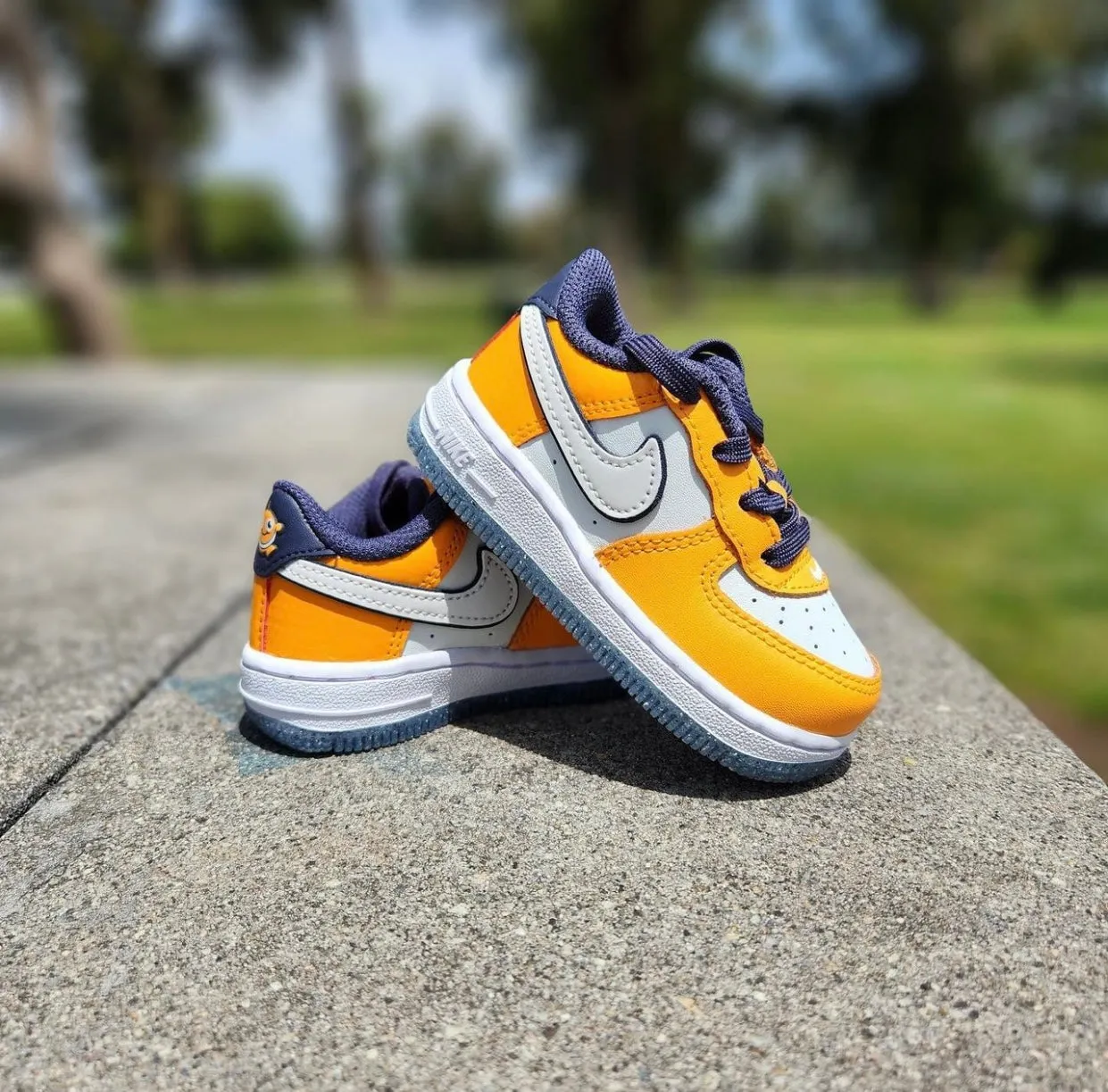 NIKE AIR FORCE 1 ORANGE NAVY WHITE