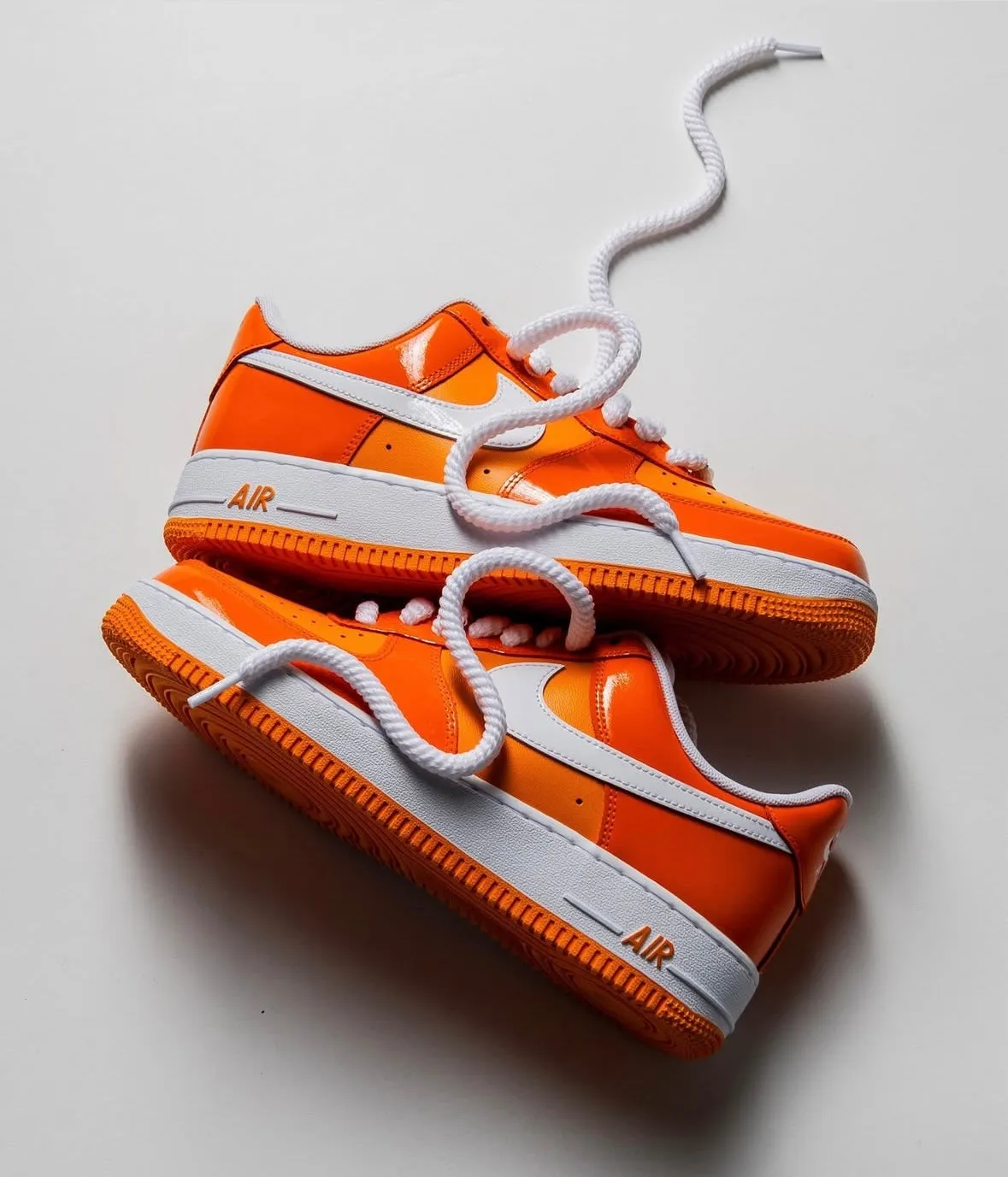 NIKE AIR FORCE 1 PATTEN LEATHER ORANGE WHITE