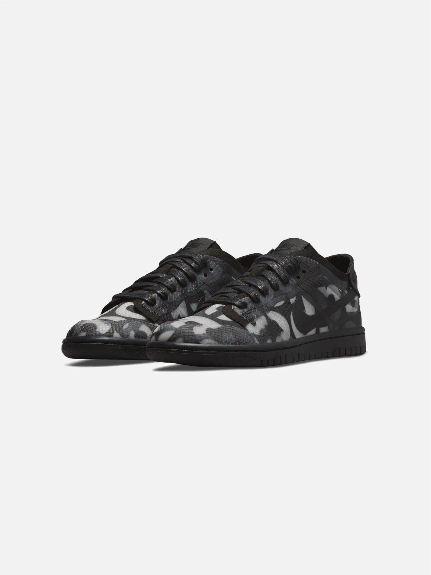 NIKE Comme des Garçons x Dunk Low 