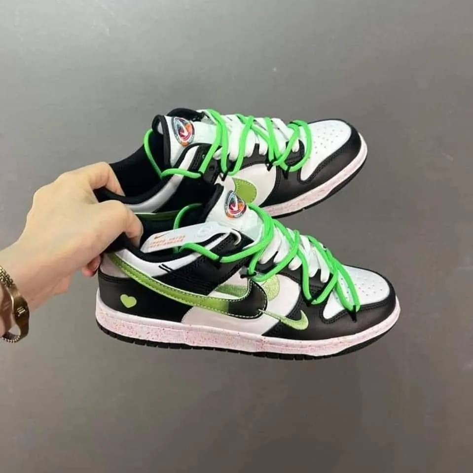Nike dunk low double swoosh black green
