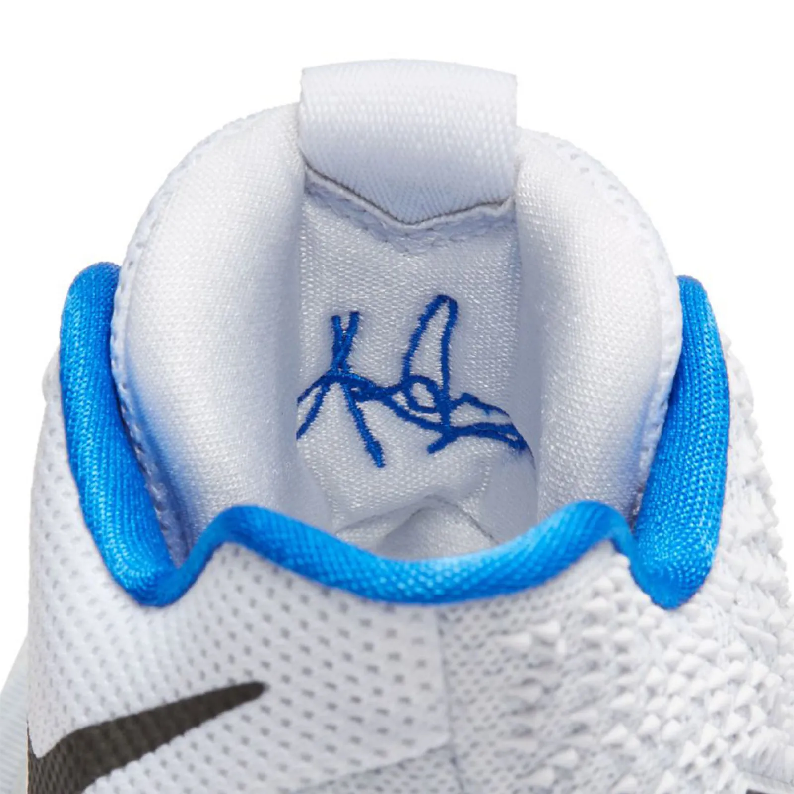 Nike Kyrie 3 ''Duke'' BG