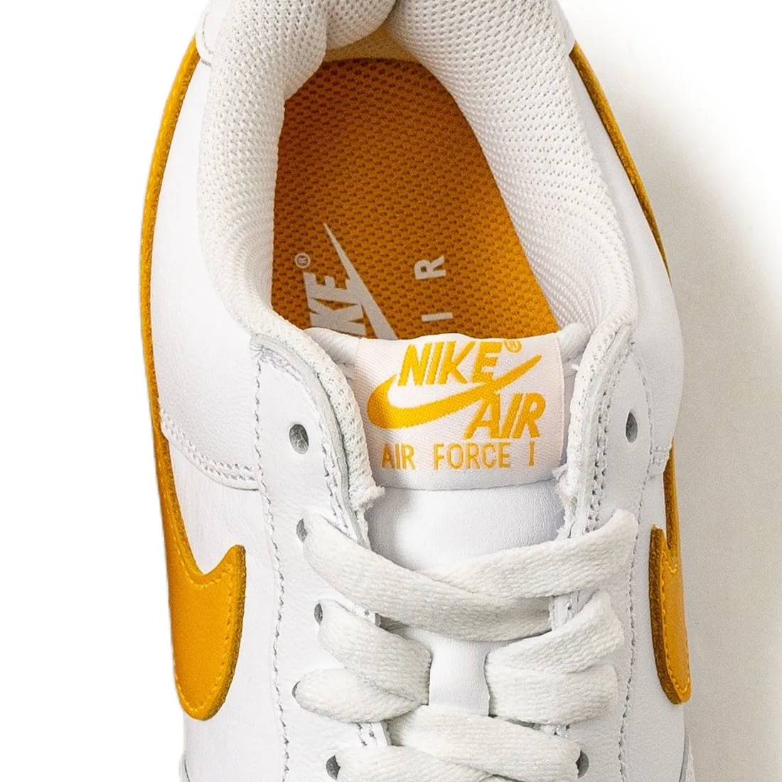 Nike Men Air Force 1 Low Retro (white / university gold-gum yellow)