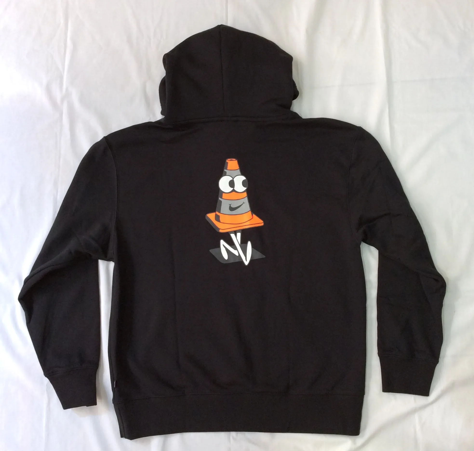 Nike SB Graphic Skate Hoodie DJ1044-010 Black (In Store Pickup Only)