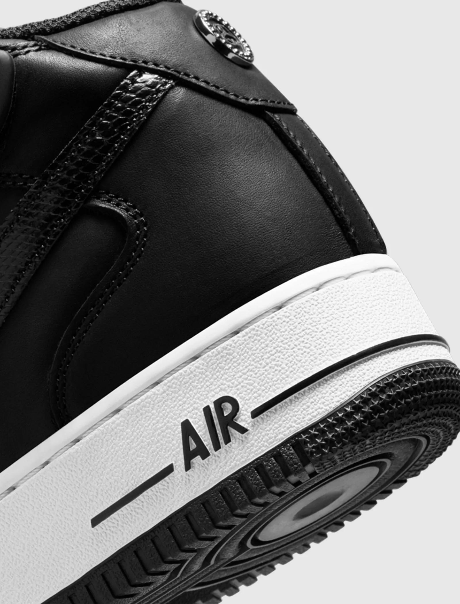 NIKE STÜSSY AIR FORCE 1 '07 MID SP   BLACK