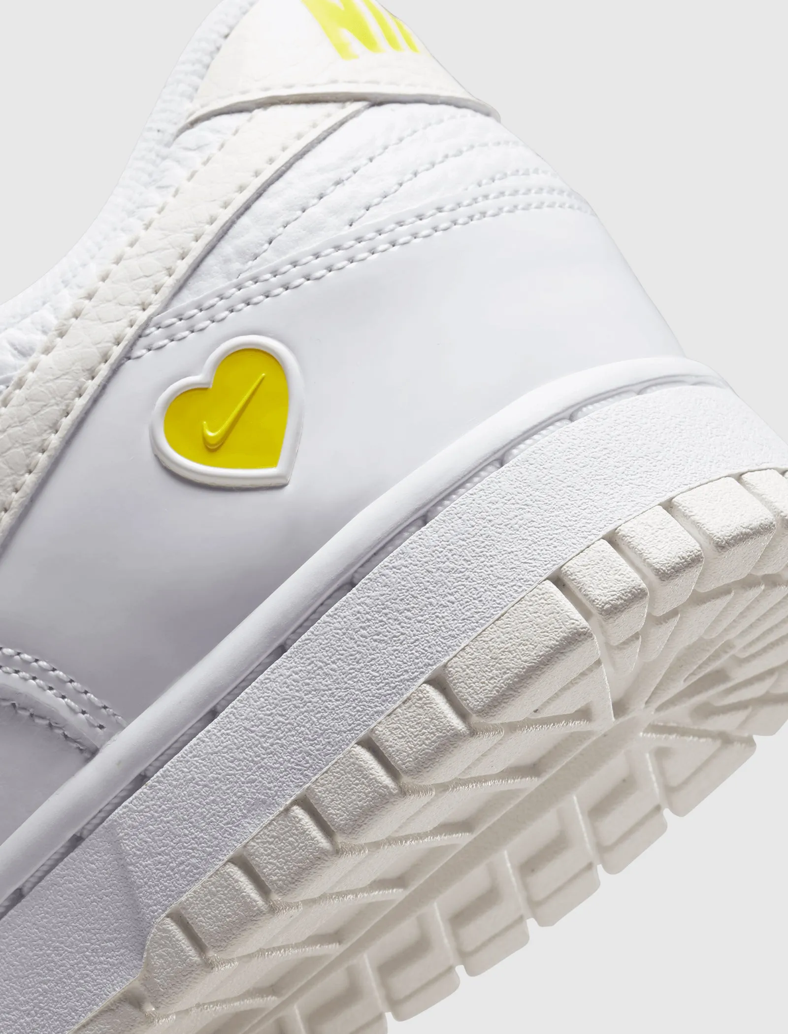 NIKE WOMEN'S DUNK LOW 