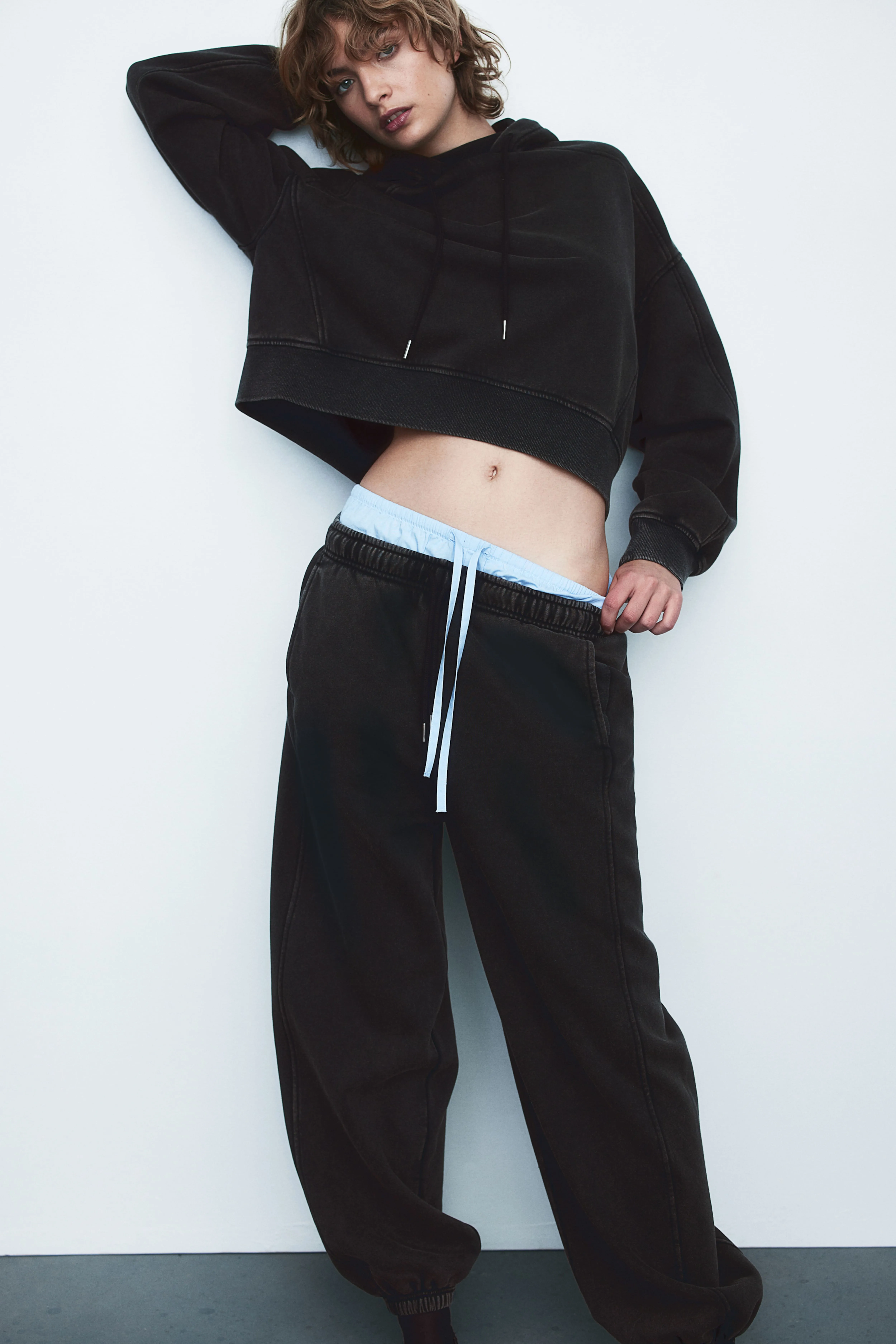 Oversized washed-look hoodie - Round neck - Long sleeve - Black - Ladies | H&M GB
