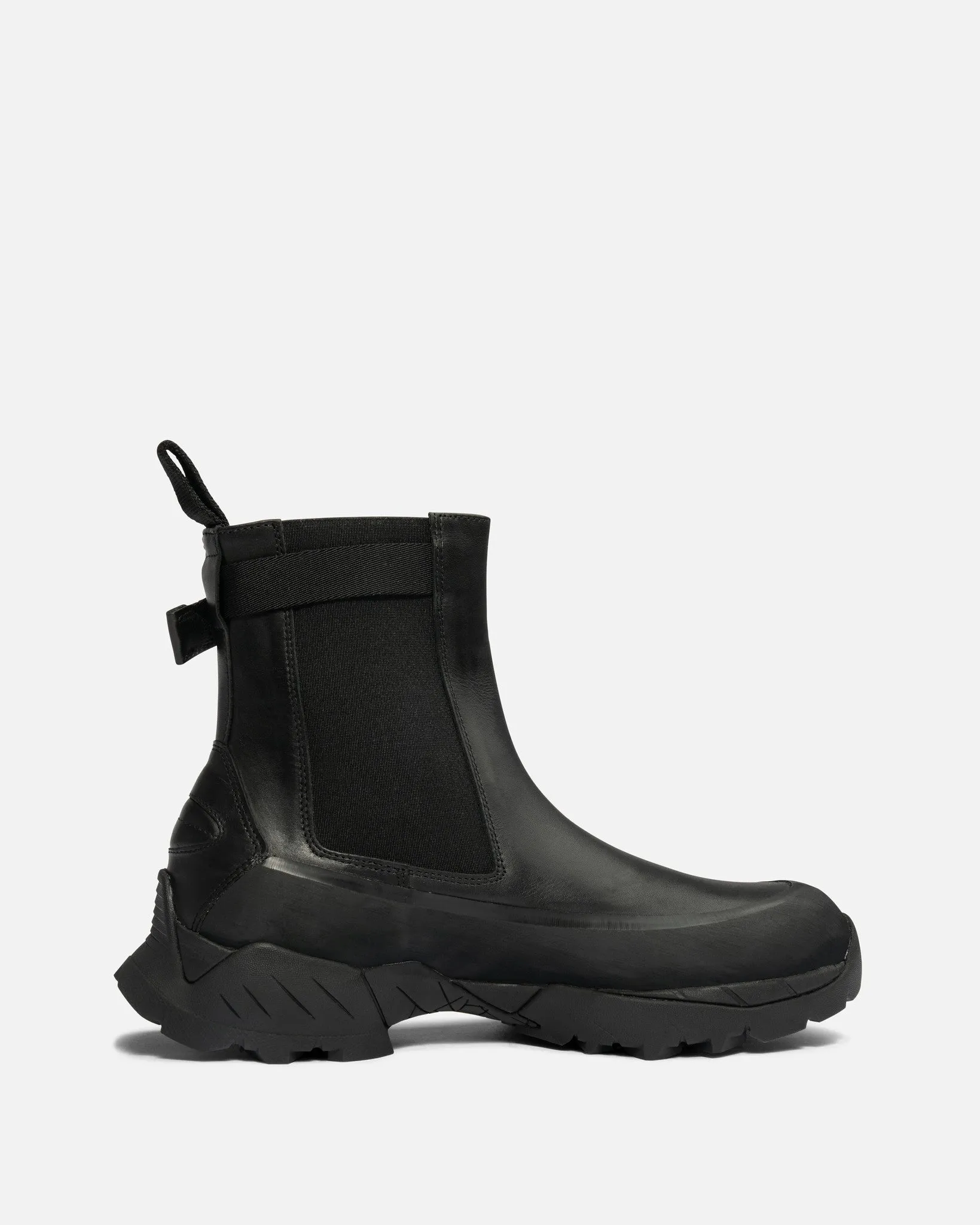 Roa Women's Chelsea Boot in Black