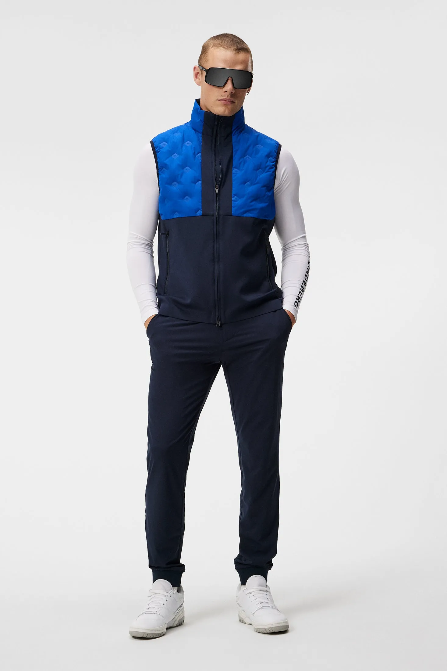 Ross Hybrid Vest / Surf the Web