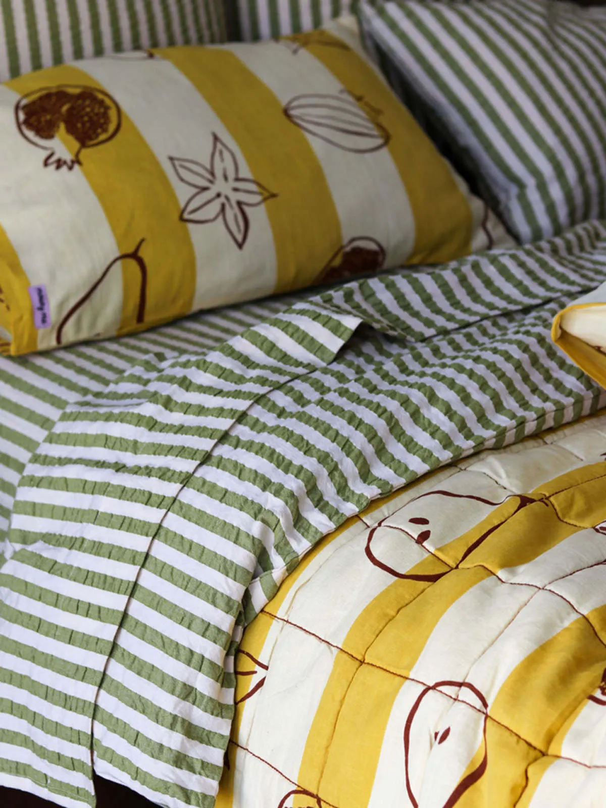 Seersucker Stripe Fitted Sheet - pistachio/cream