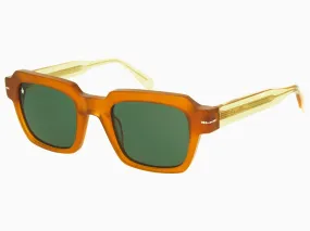 Sunglasses with wide lens