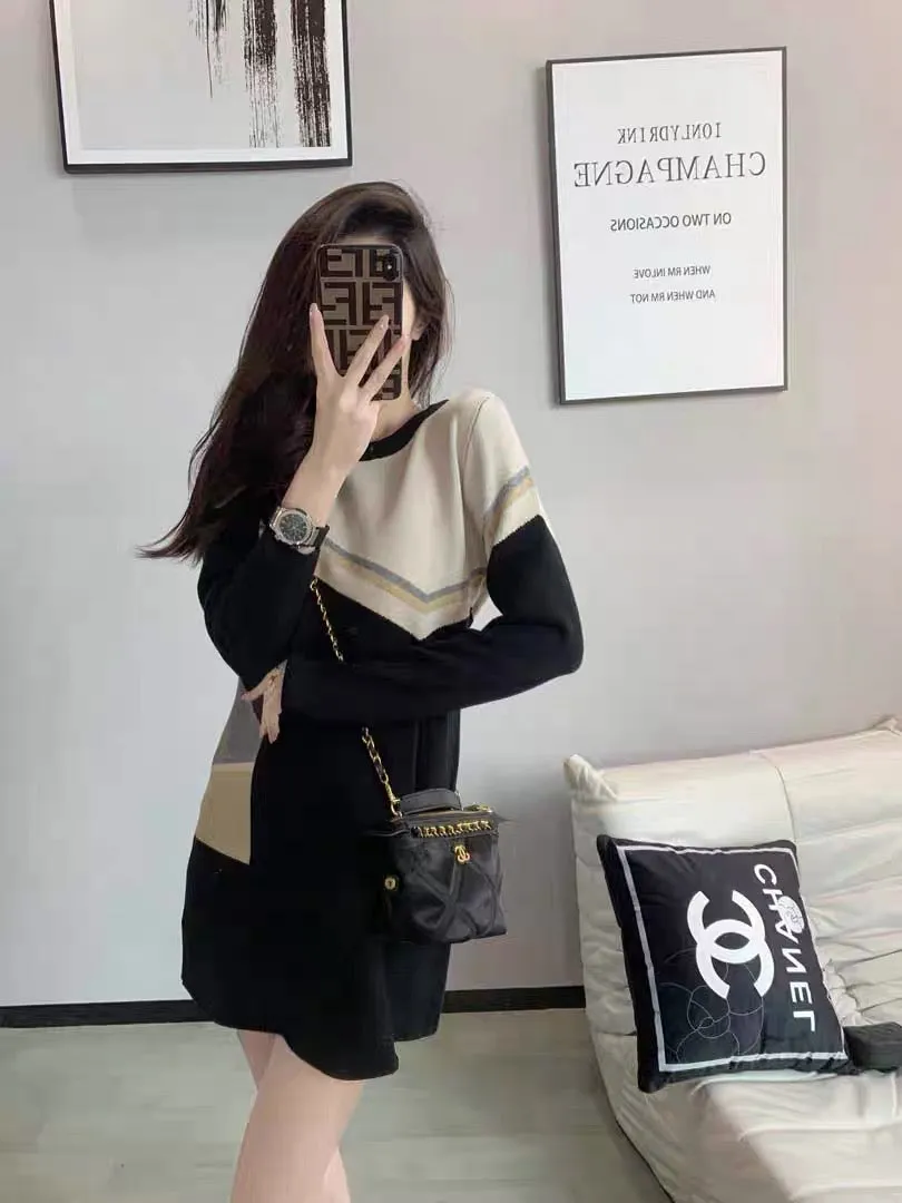 Sweater dress women's 2023 autumn new French style high-end temperament fashionable casual knitted long-sleeved skirt (B2618)