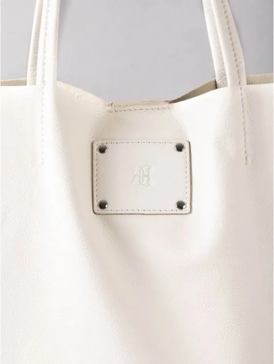 Tarn Leather Bucket Bag in Off-White