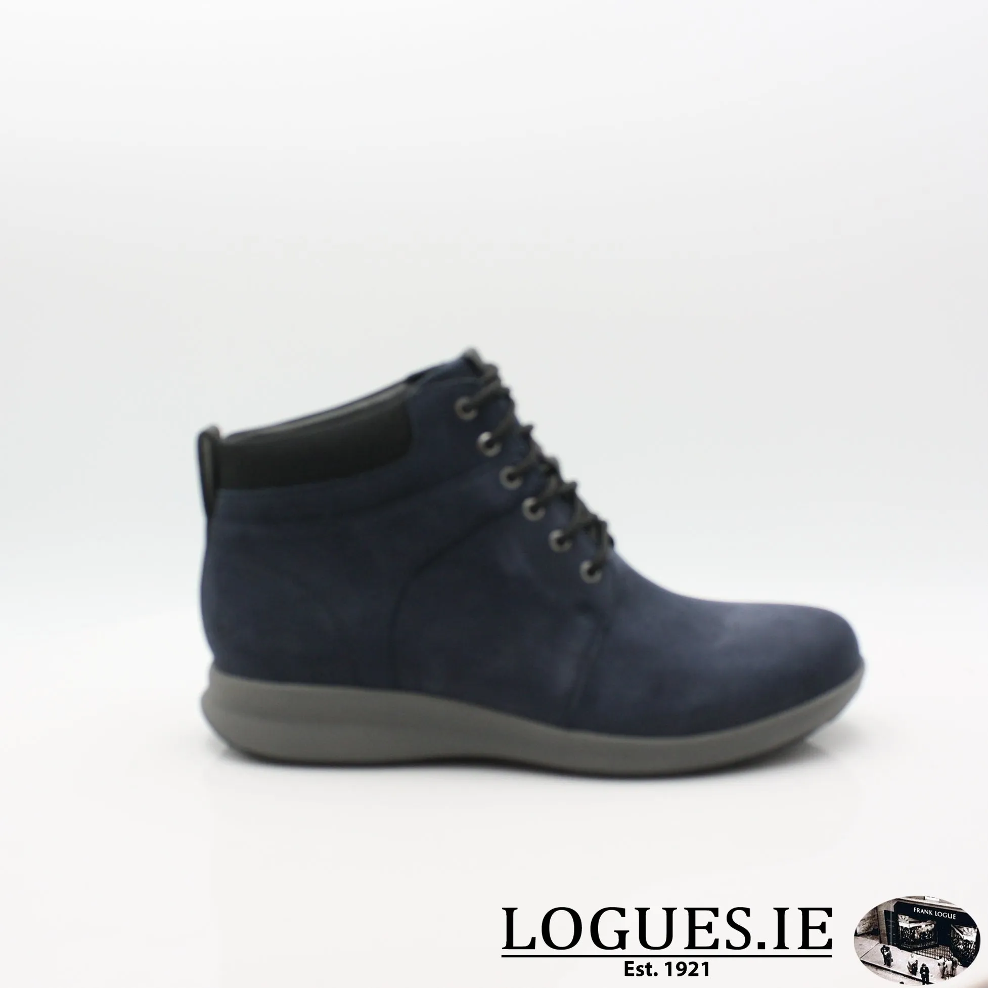 Un Adorn Walk  CLARKS