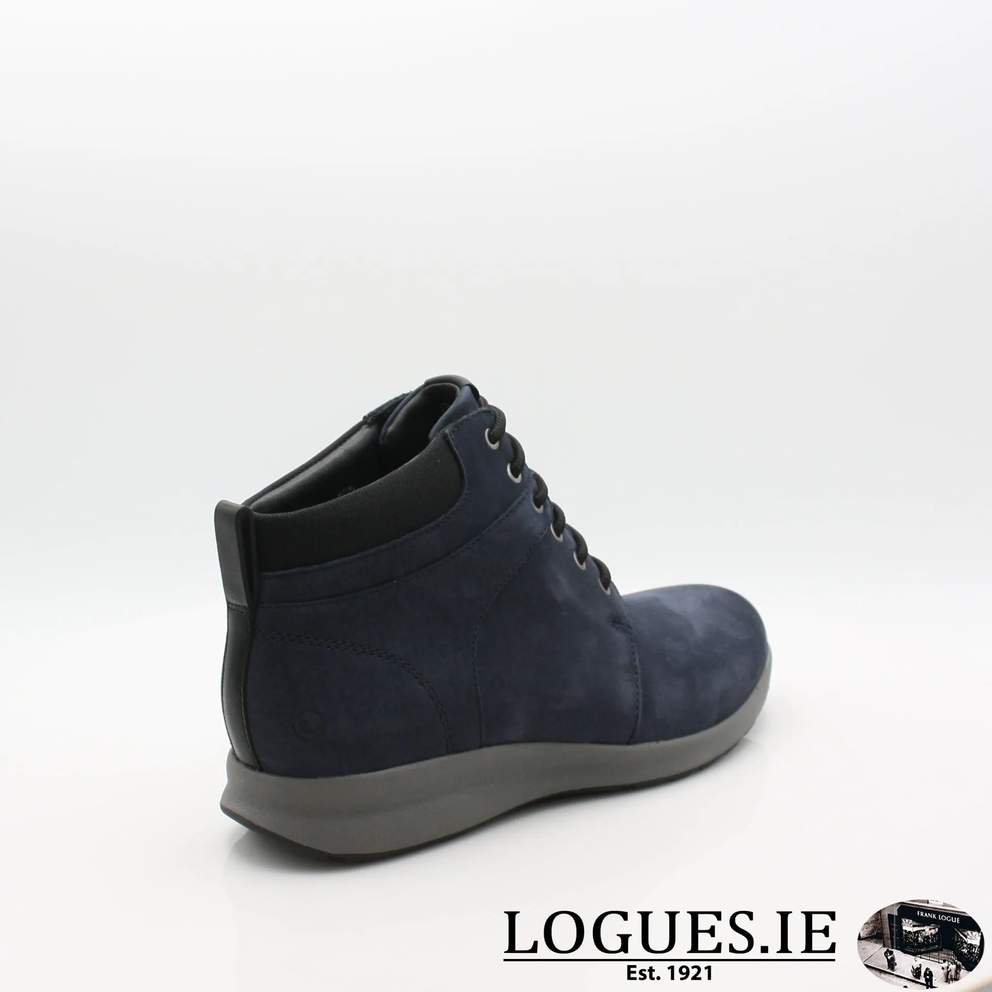 Un Adorn Walk  CLARKS