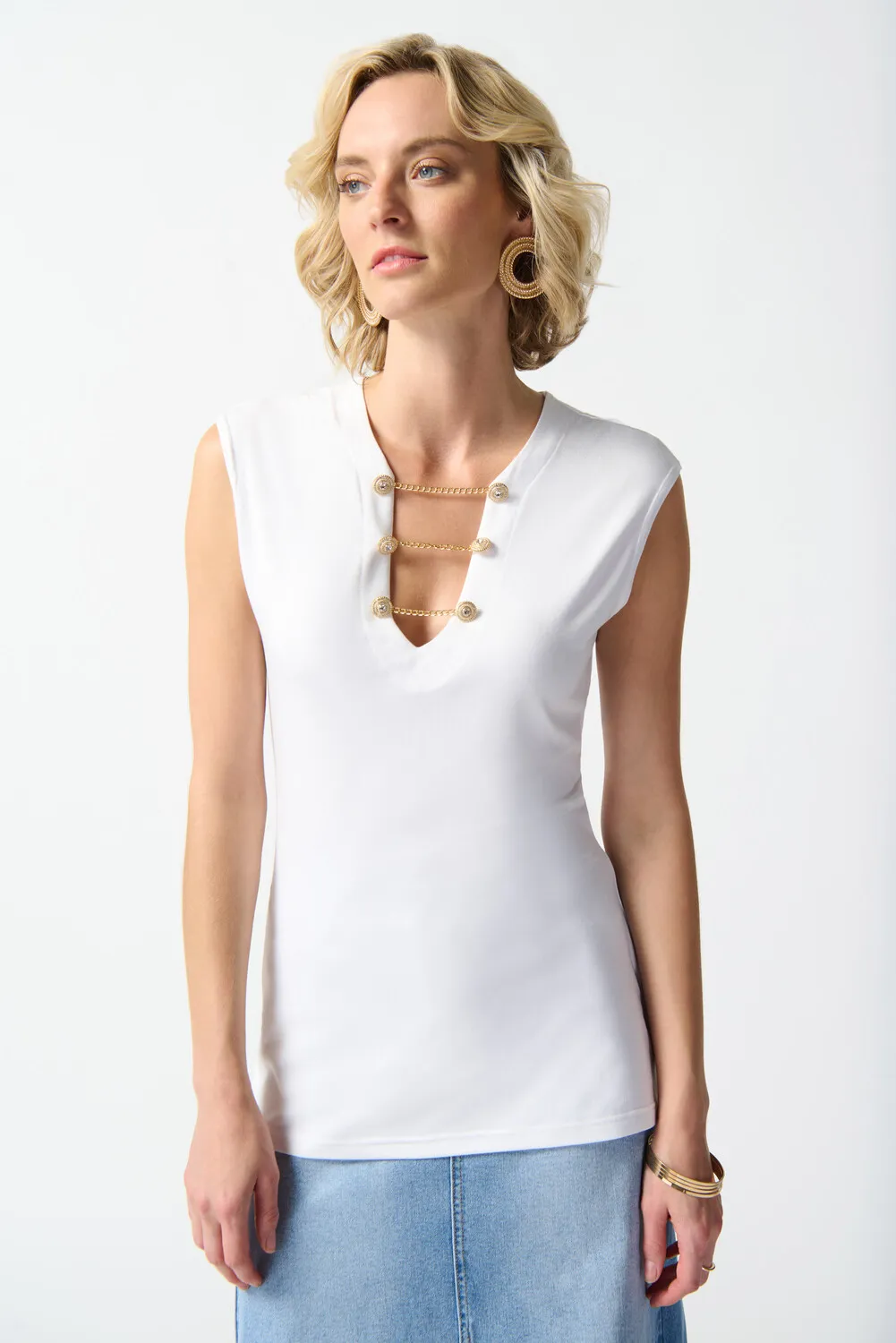V-neck Sleeveless Pullover Style 242181