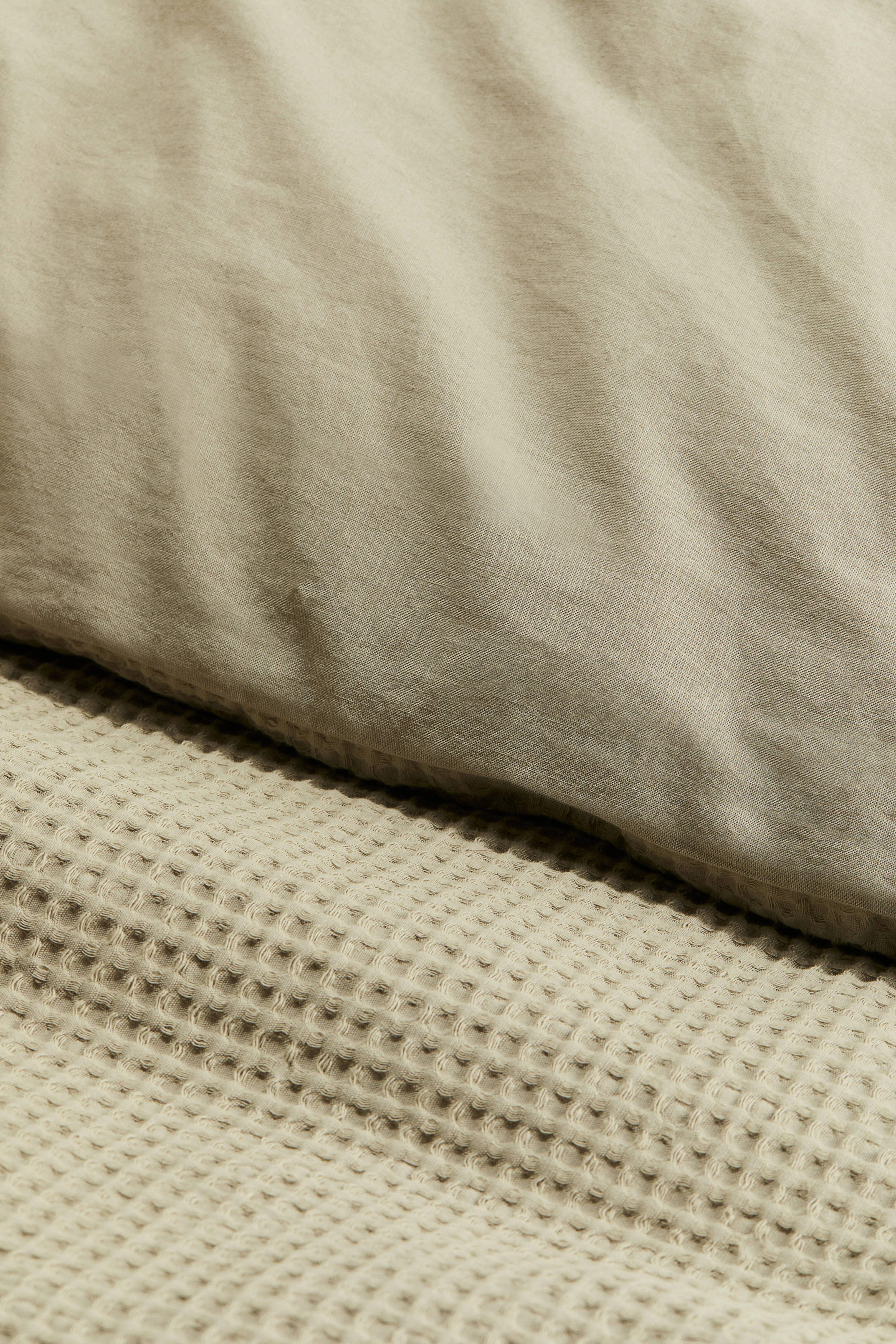 Waffled single duvet cover set - Light khaki green - Home All | H&M GB