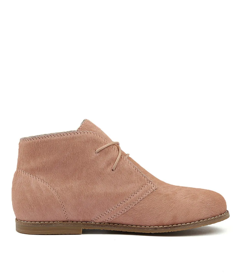 WALNUT Ginger Pony Boot Blush