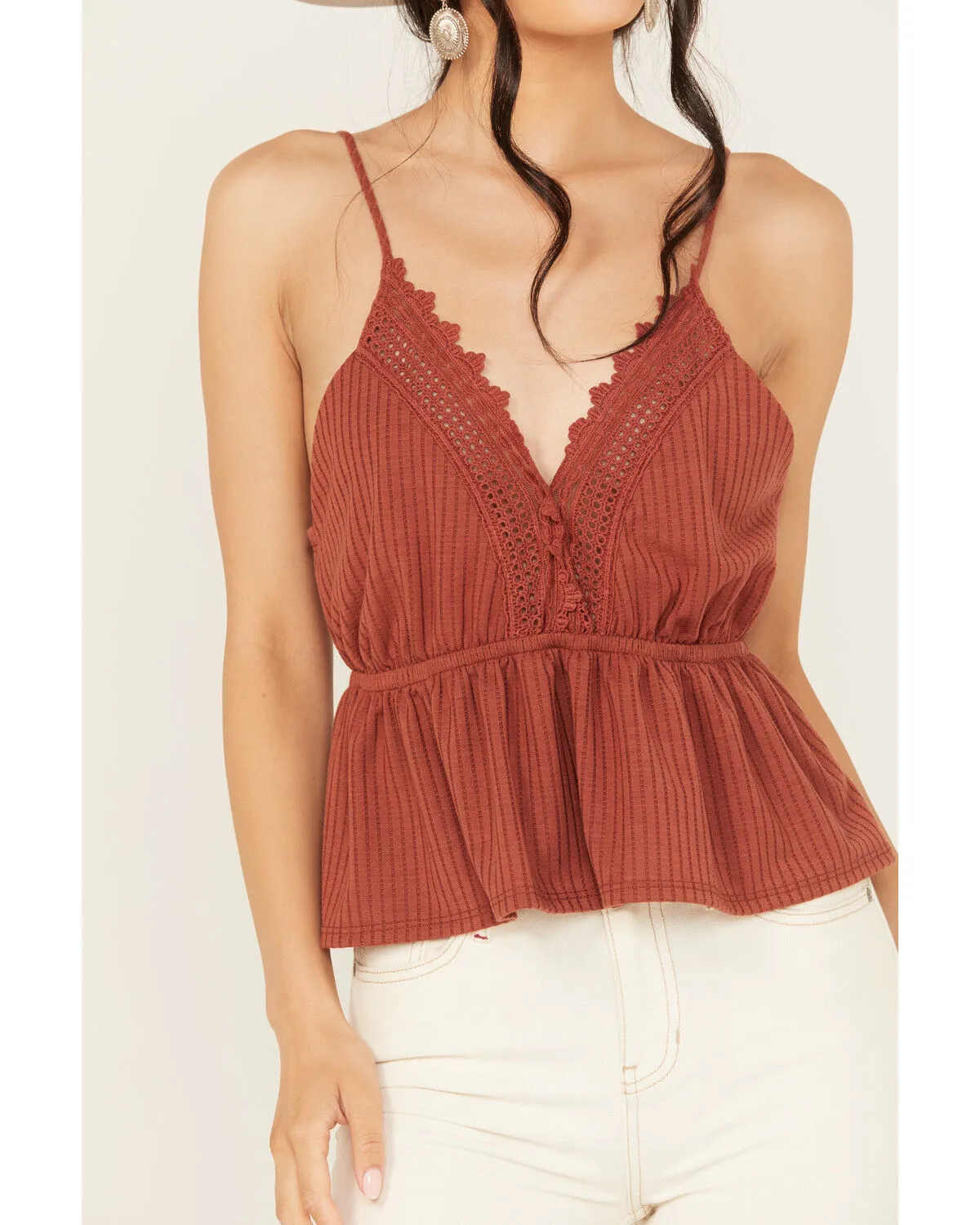 Wild Moss Women's Lace Trim Sleeveless Top