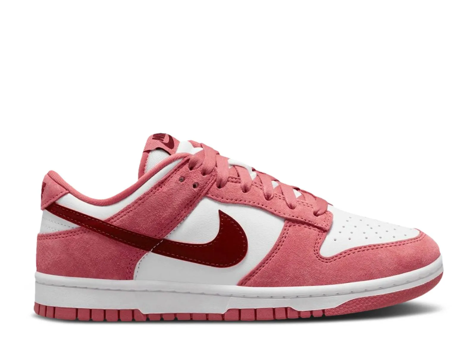 Wmns Nike Dunk Low Valentine's Day 2024 (Myrtle Beach Location)