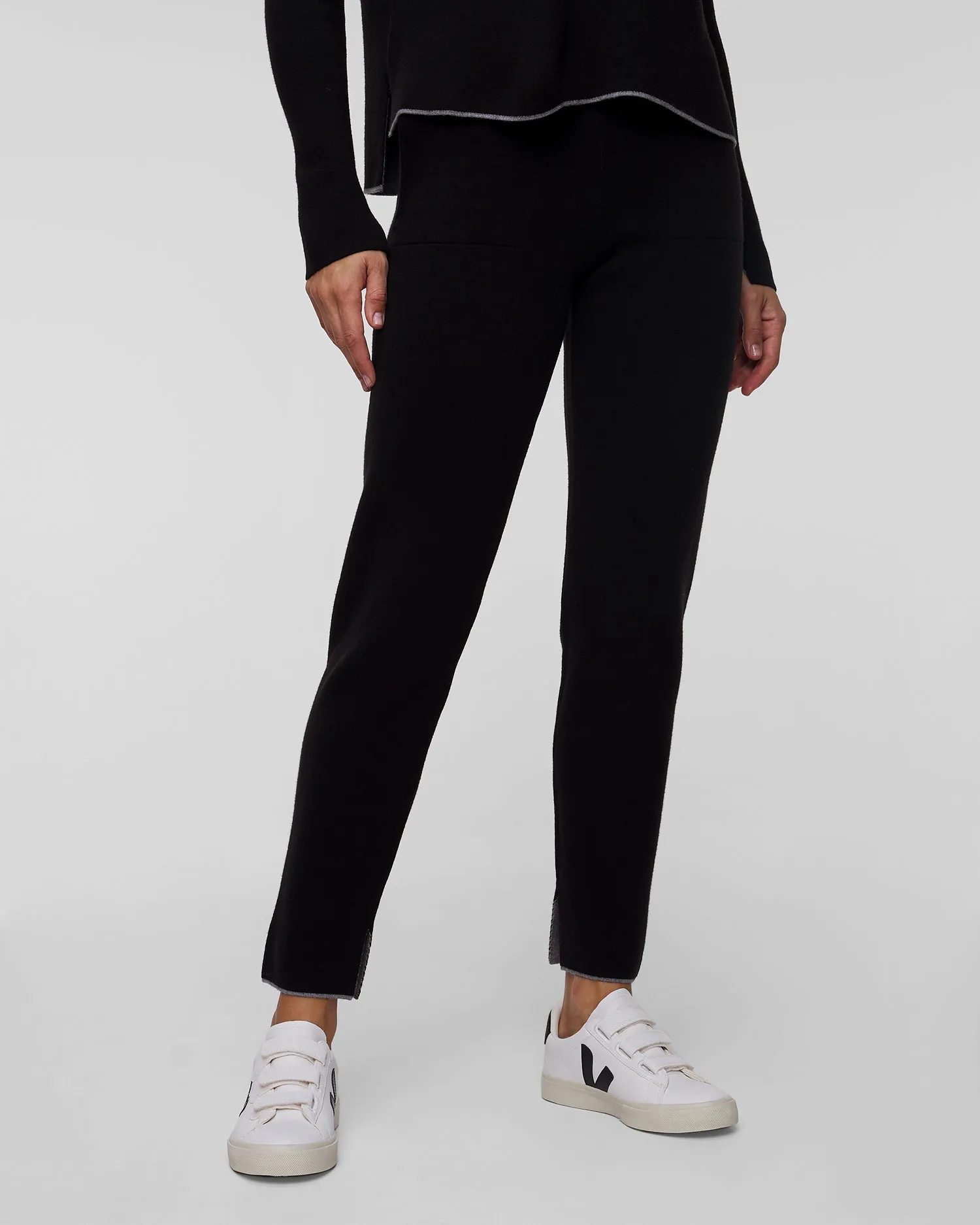 Women's knitted trousers Deha D12825-10009