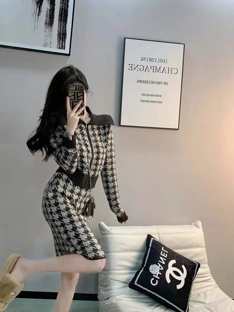 Xiaoxiangfeng fashion suit for women 2023, ladylike temperament, light luxury houndstooth bag hip skirt, knitted cardigan two-pi