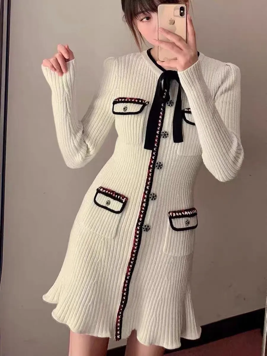 Yin Tao's same style French white small fragrant style round neck bow slim knitted dress design sweater skirt D9191