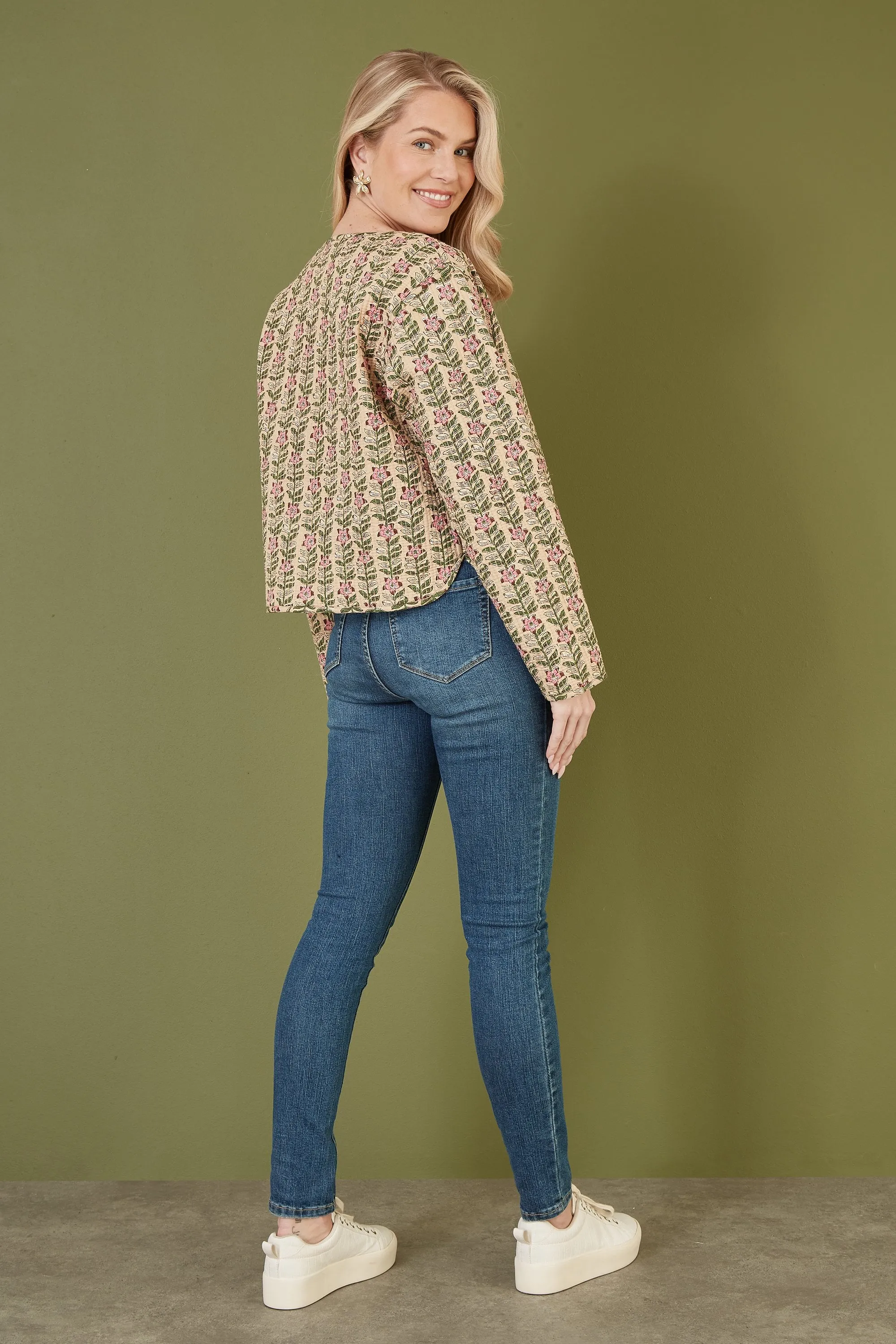 Yumi Blue Floral Print Reversible Cotton Cropped Quilted Jacket